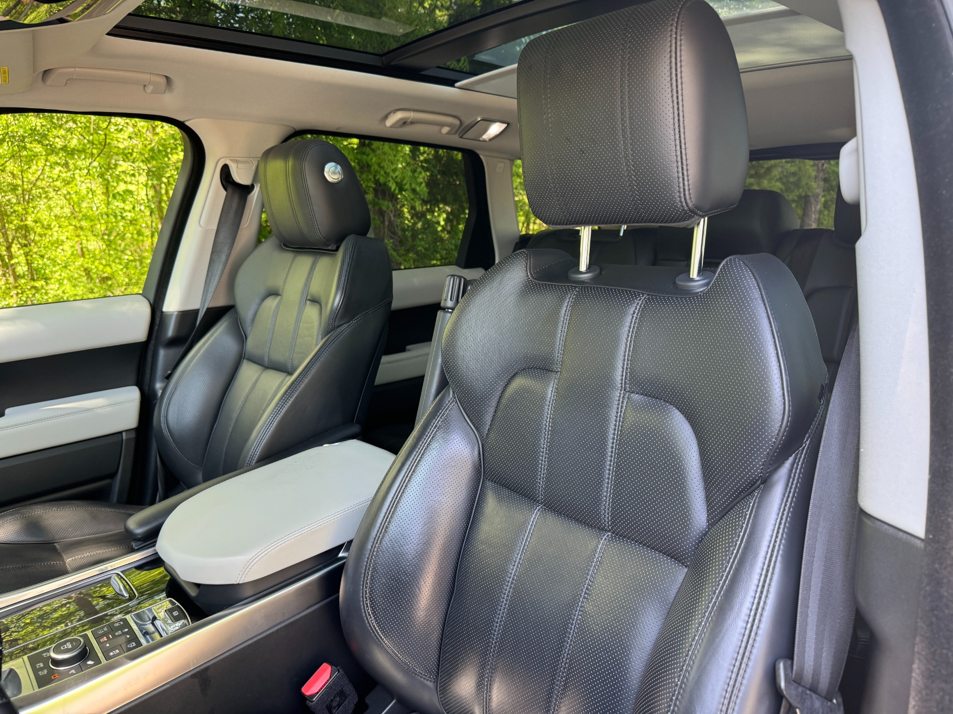 Used 2016 Land Rover Range Rover Sport V8 SUPERCHARGED / COMFORT & VISIBILITY PKG / MERIDIAN PREMIUM SOUND / DRIVER A for sale Sold at Formula Imports in Charlotte NC 28227 25
