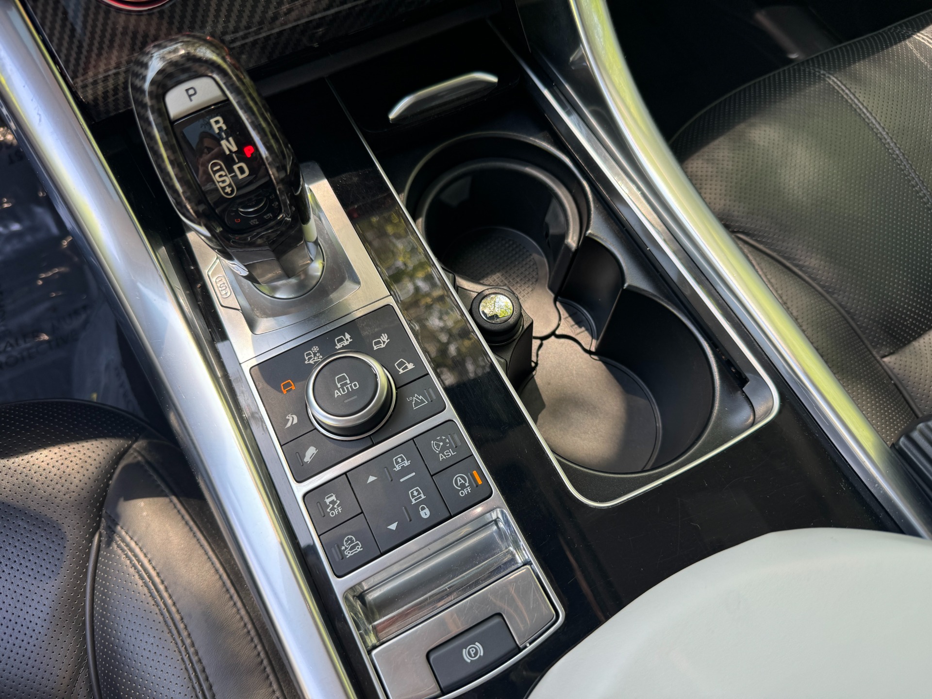Used 2016 Land Rover Range Rover Sport V8 SUPERCHARGED / COMFORT & VISIBILITY PKG / MERIDIAN PREMIUM SOUND / DRIVER A for sale Sold at Formula Imports in Charlotte NC 28227 32