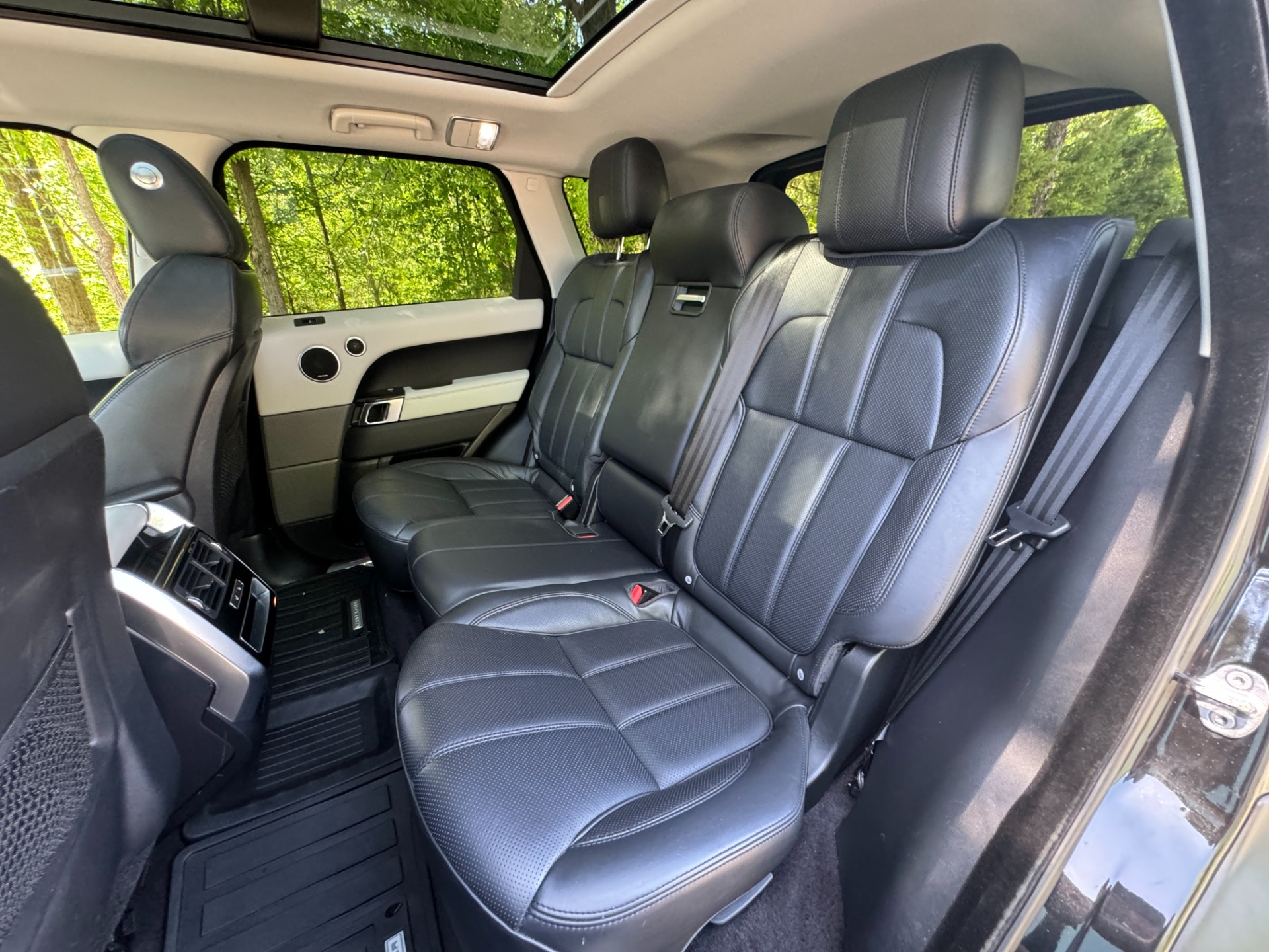 Used 2016 Land Rover Range Rover Sport V8 SUPERCHARGED / COMFORT & VISIBILITY PKG / MERIDIAN PREMIUM SOUND / DRIVER A for sale Sold at Formula Imports in Charlotte NC 28227 36