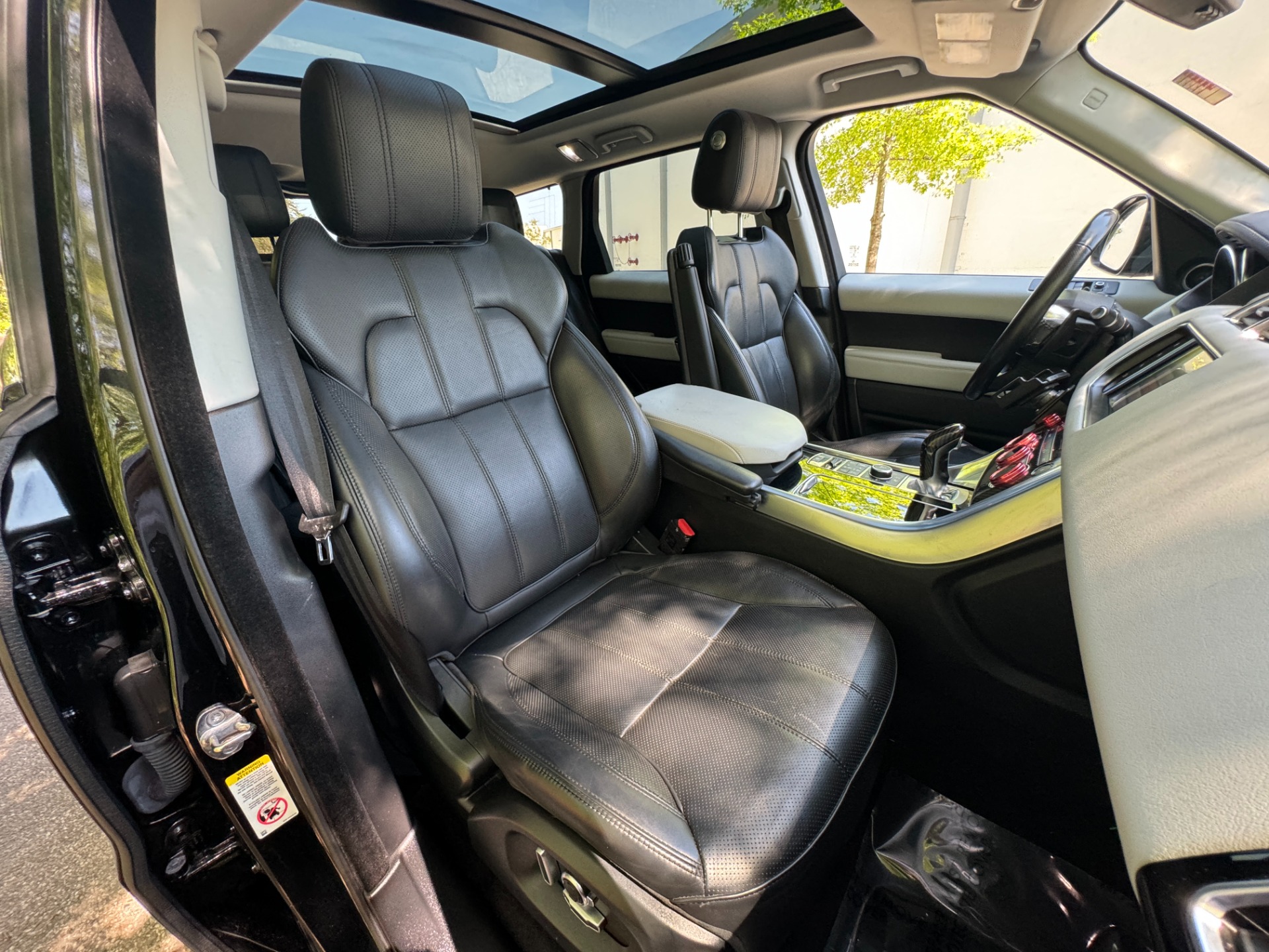 Used 2016 Land Rover Range Rover Sport V8 SUPERCHARGED / COMFORT & VISIBILITY PKG / MERIDIAN PREMIUM SOUND / DRIVER A for sale Sold at Formula Imports in Charlotte NC 28227 42