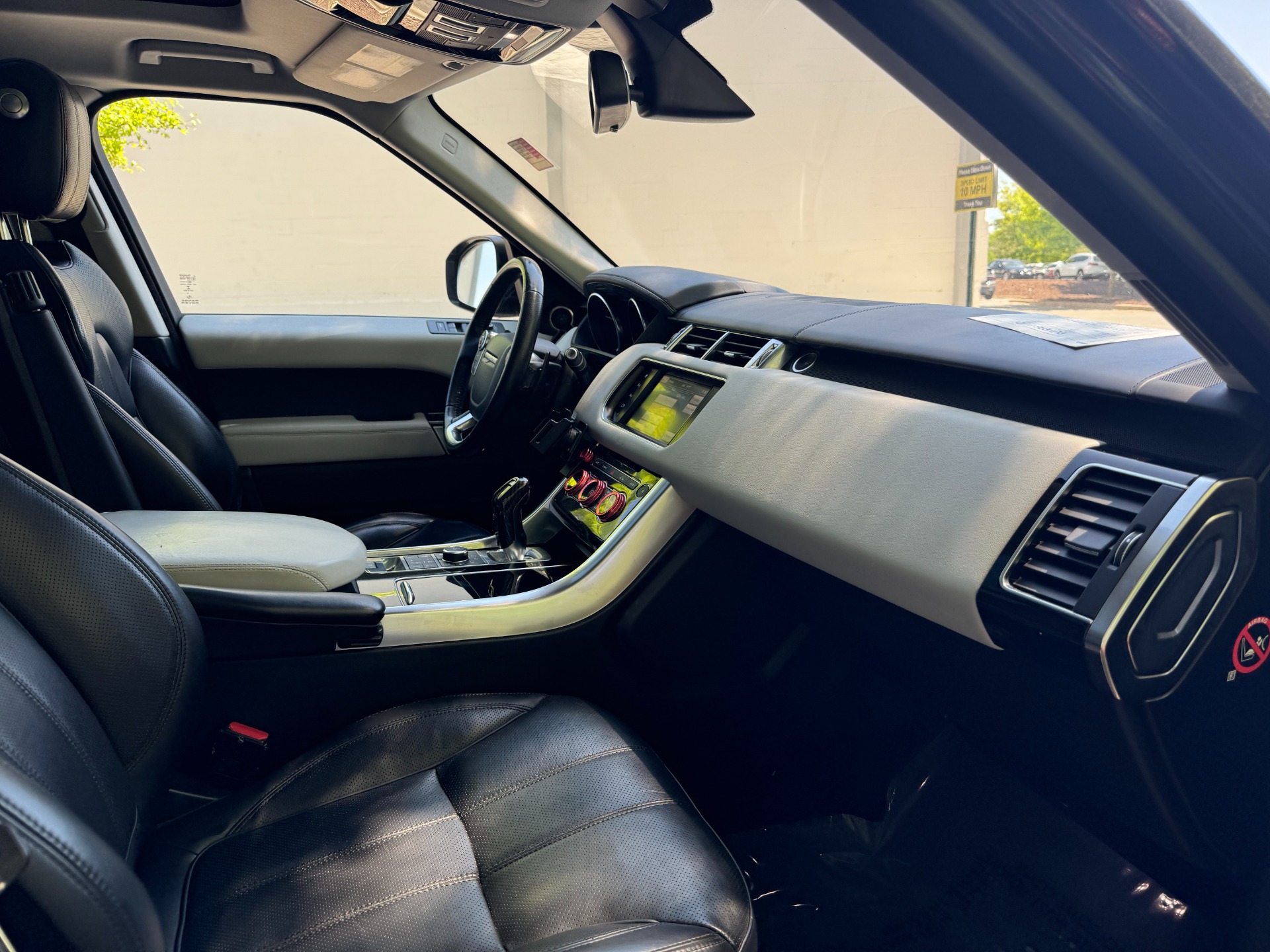 Used 2016 Land Rover Range Rover Sport V8 SUPERCHARGED / COMFORT & VISIBILITY PKG / MERIDIAN PREMIUM SOUND / DRIVER A for sale Sold at Formula Imports in Charlotte NC 28227 45