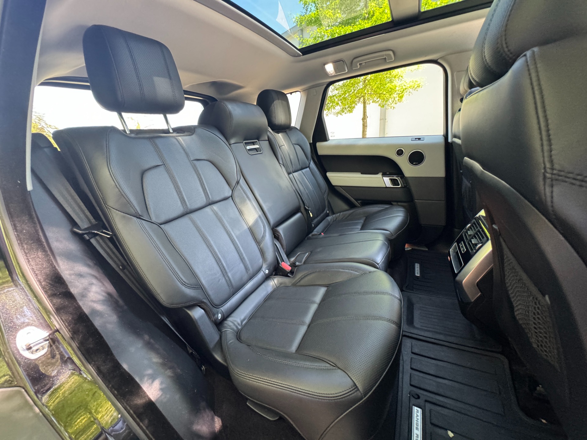 Used 2016 Land Rover Range Rover Sport V8 SUPERCHARGED / COMFORT & VISIBILITY PKG / MERIDIAN PREMIUM SOUND / DRIVER A for sale Sold at Formula Imports in Charlotte NC 28227 48
