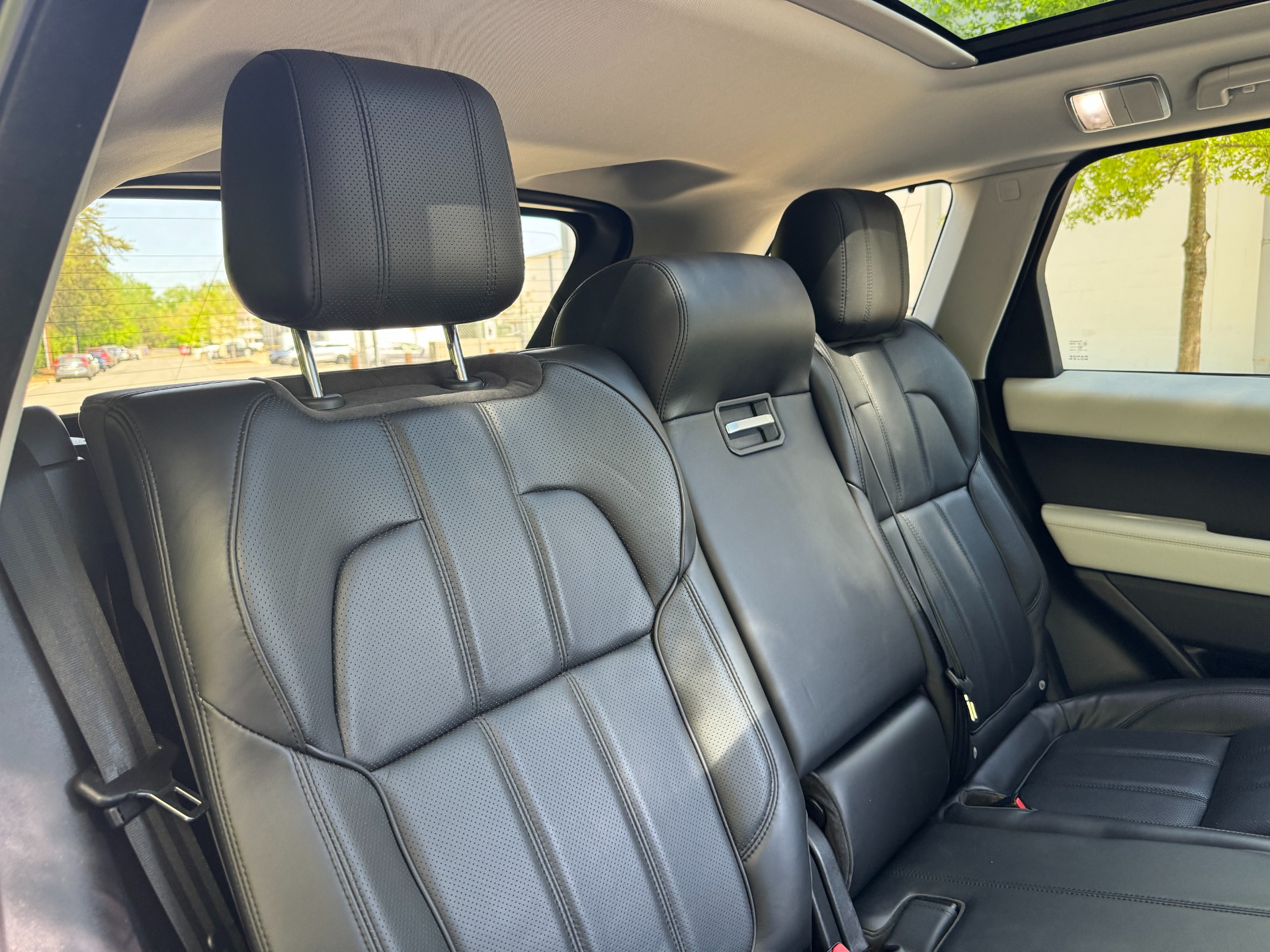 Used 2016 Land Rover Range Rover Sport V8 SUPERCHARGED / COMFORT & VISIBILITY PKG / MERIDIAN PREMIUM SOUND / DRIVER A for sale Sold at Formula Imports in Charlotte NC 28227 49