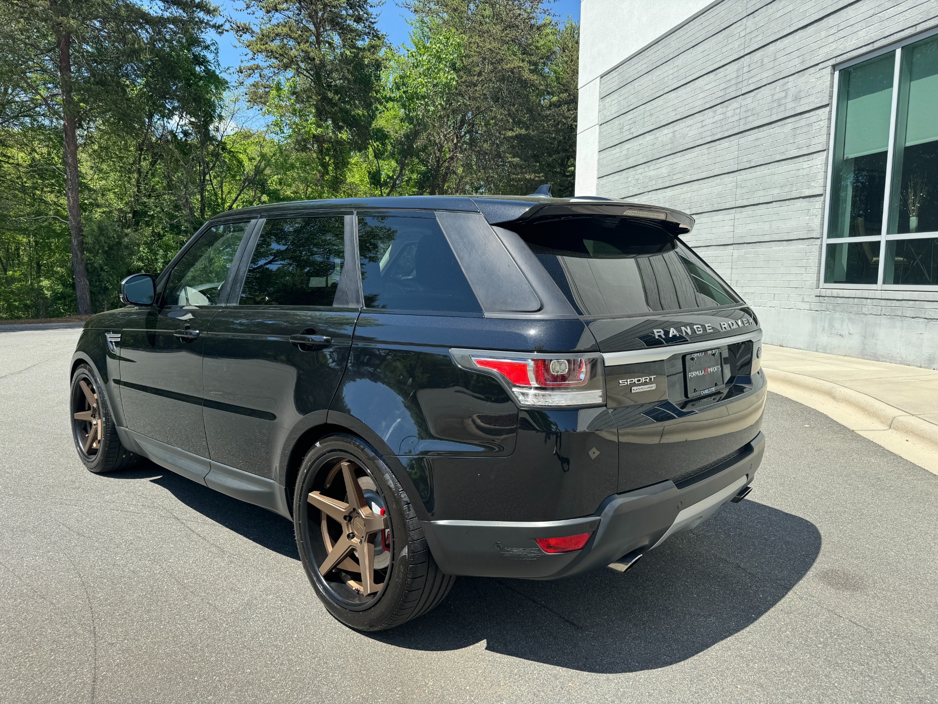 Used 2016 Land Rover Range Rover Sport V8 SUPERCHARGED / COMFORT & VISIBILITY PKG / MERIDIAN PREMIUM SOUND / DRIVER A for sale Sold at Formula Imports in Charlotte NC 28227 8