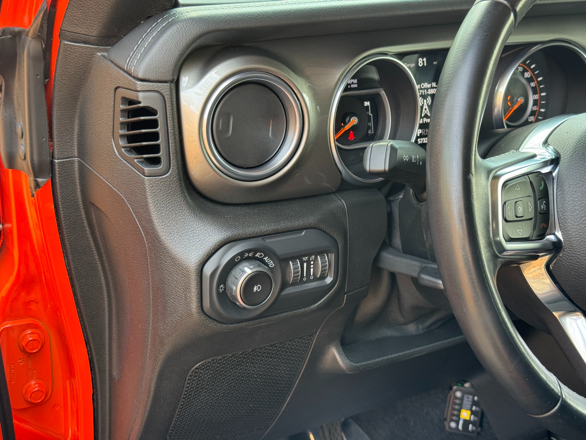 Used 2018 Jeep Wrangler Unlimited Sahara HARD TOP / WHEELS & ACCESSORIES for sale Sold at Formula Imports in Charlotte NC 28227 34