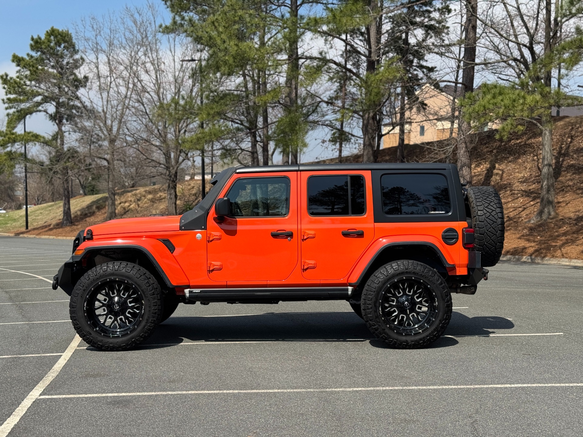 Used 2018 Jeep Wrangler Unlimited Sahara HARD TOP / WHEELS & ACCESSORIES for sale Sold at Formula Imports in Charlotte NC 28227 6