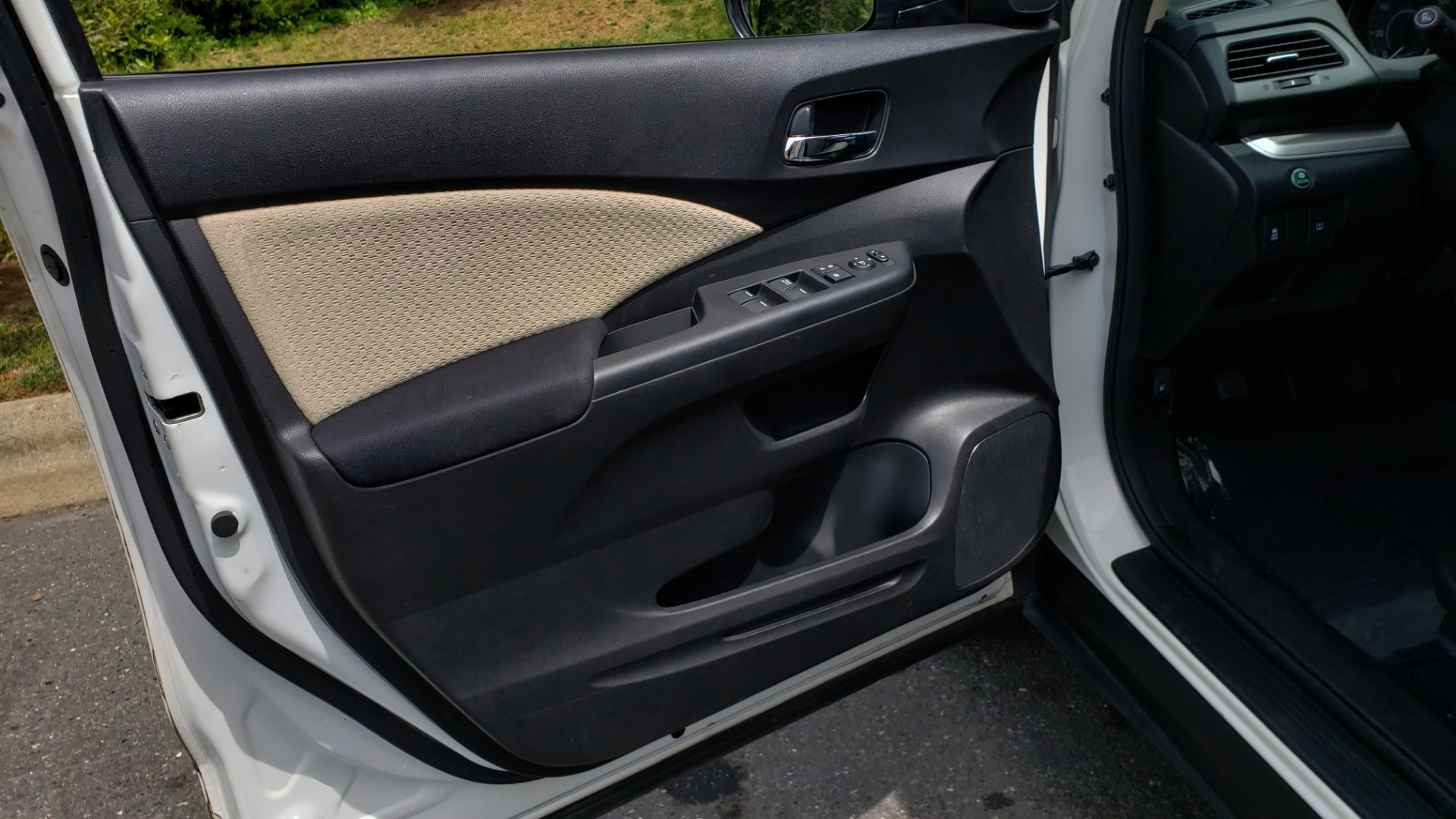 Used 2016 Honda CR-V EX / SUNROOF / 4-CYL / AUTO / 17IN ALLOY WHEELS for sale Sold at Formula Imports in Charlotte NC 28227 31
