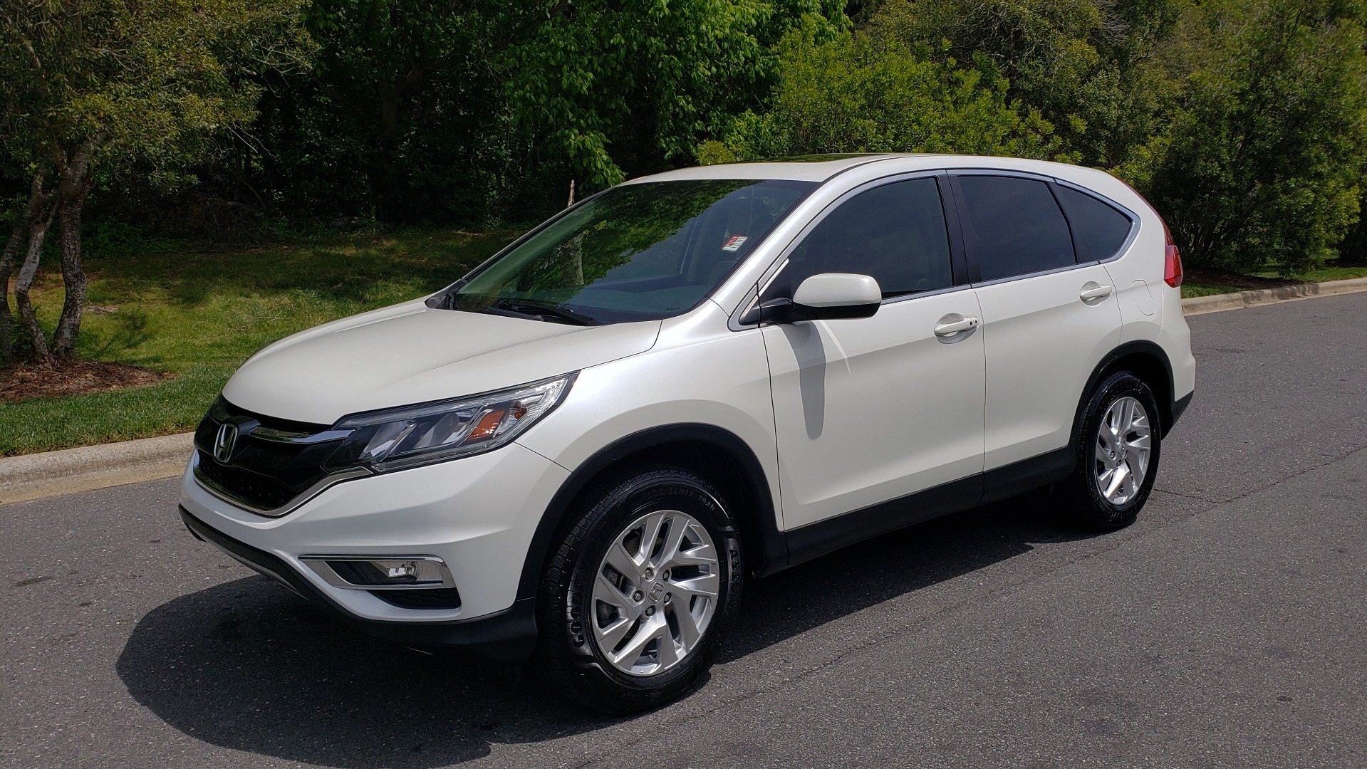 Used 2016 Honda CR-V EX / SUNROOF / 4-CYL / AUTO / 17IN ALLOY WHEELS for sale Sold at Formula Imports in Charlotte NC 28227 1