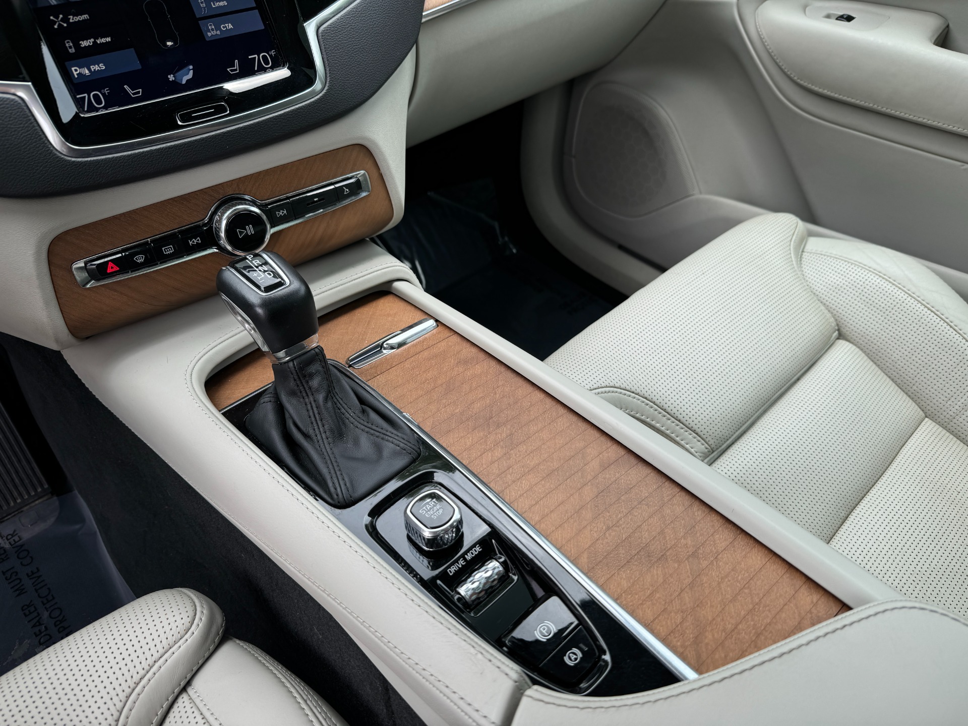 Used 2018 Volvo XC90 Inscription for sale Sold at Formula Imports in Charlotte NC 28227 32
