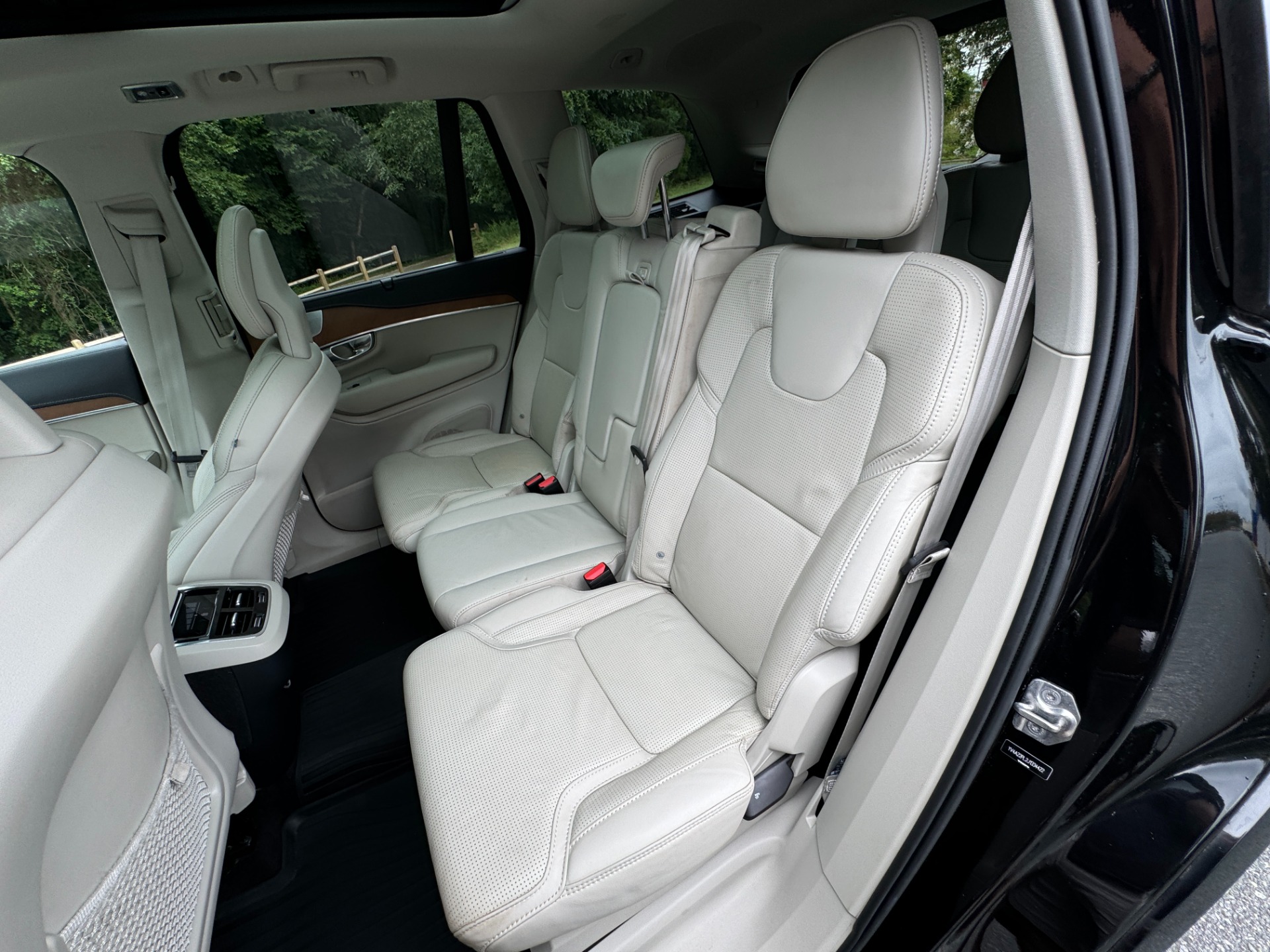 Used 2018 Volvo XC90 Inscription for sale Sold at Formula Imports in Charlotte NC 28227 37