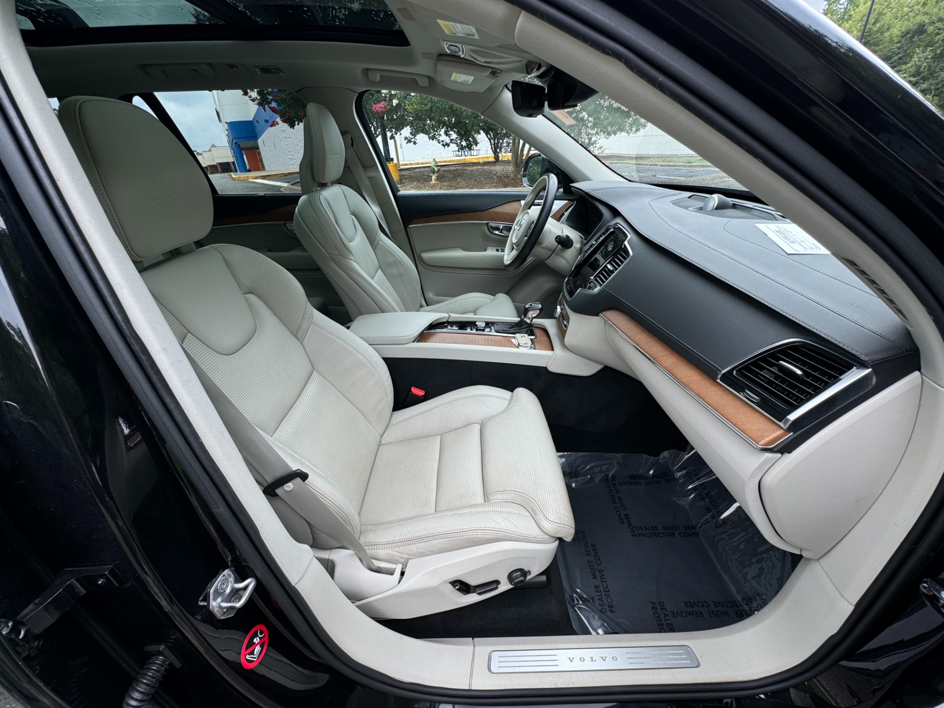 Used 2018 Volvo XC90 Inscription for sale Sold at Formula Imports in Charlotte NC 28227 42