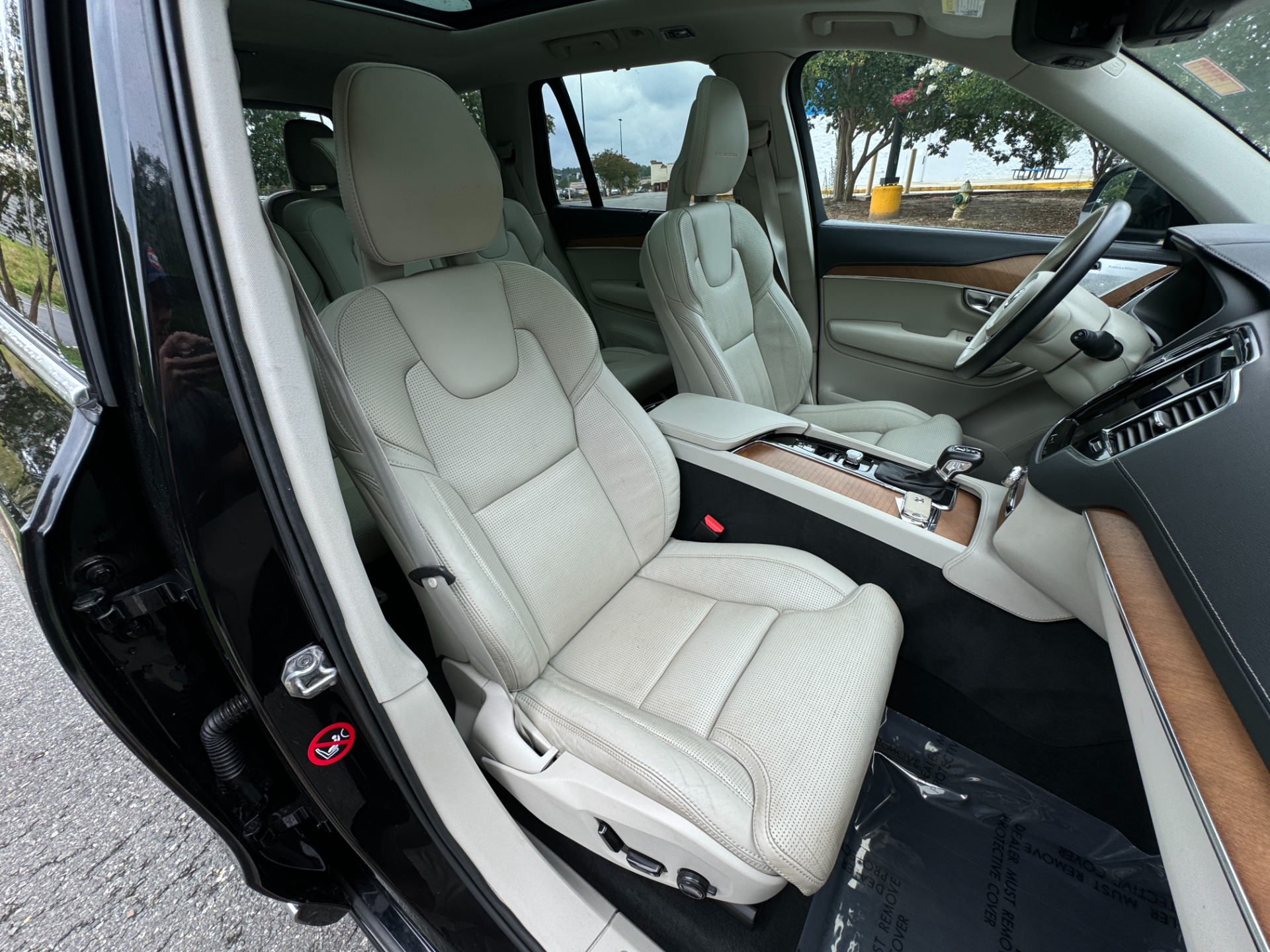 Used 2018 Volvo XC90 Inscription for sale Sold at Formula Imports in Charlotte NC 28227 43