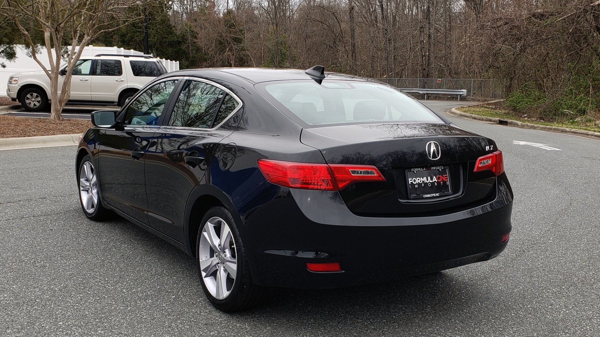 Used 2013 Acura ILX TECH PKG / SUNROOF / NAV / DUAL-ZONE A/C / REARVIEW for sale Sold at Formula Imports in Charlotte NC 28227 3