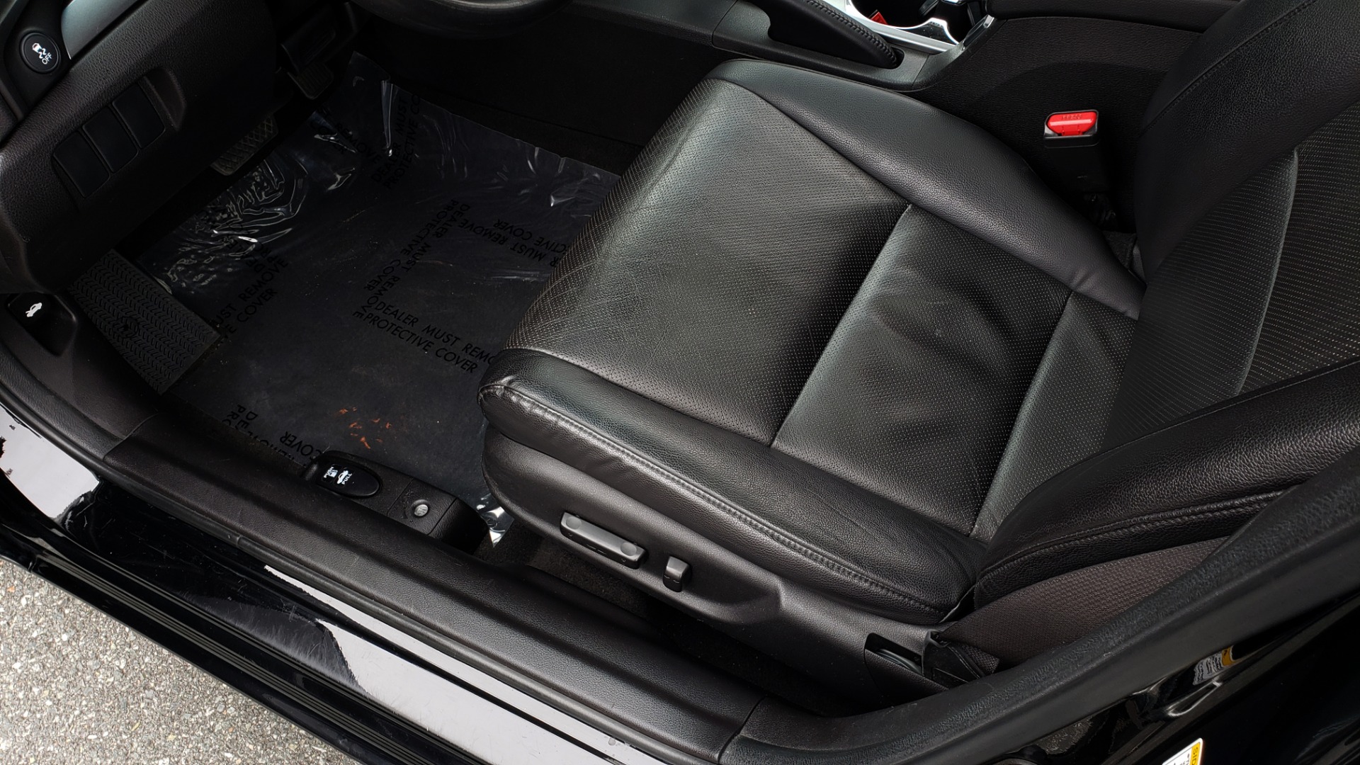 Used 2013 Acura ILX TECH PKG / SUNROOF / NAV / DUAL-ZONE A/C / REARVIEW for sale Sold at Formula Imports in Charlotte NC 28227 34
