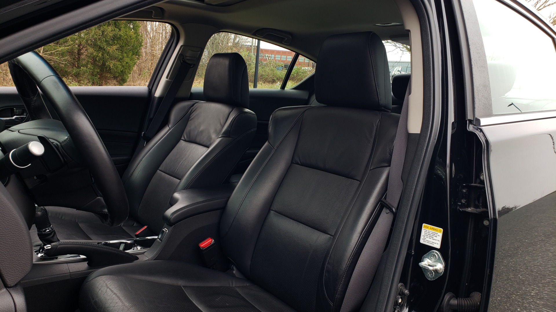 Used 2013 Acura ILX TECH PKG / SUNROOF / NAV / DUAL-ZONE A/C / REARVIEW for sale Sold at Formula Imports in Charlotte NC 28227 35