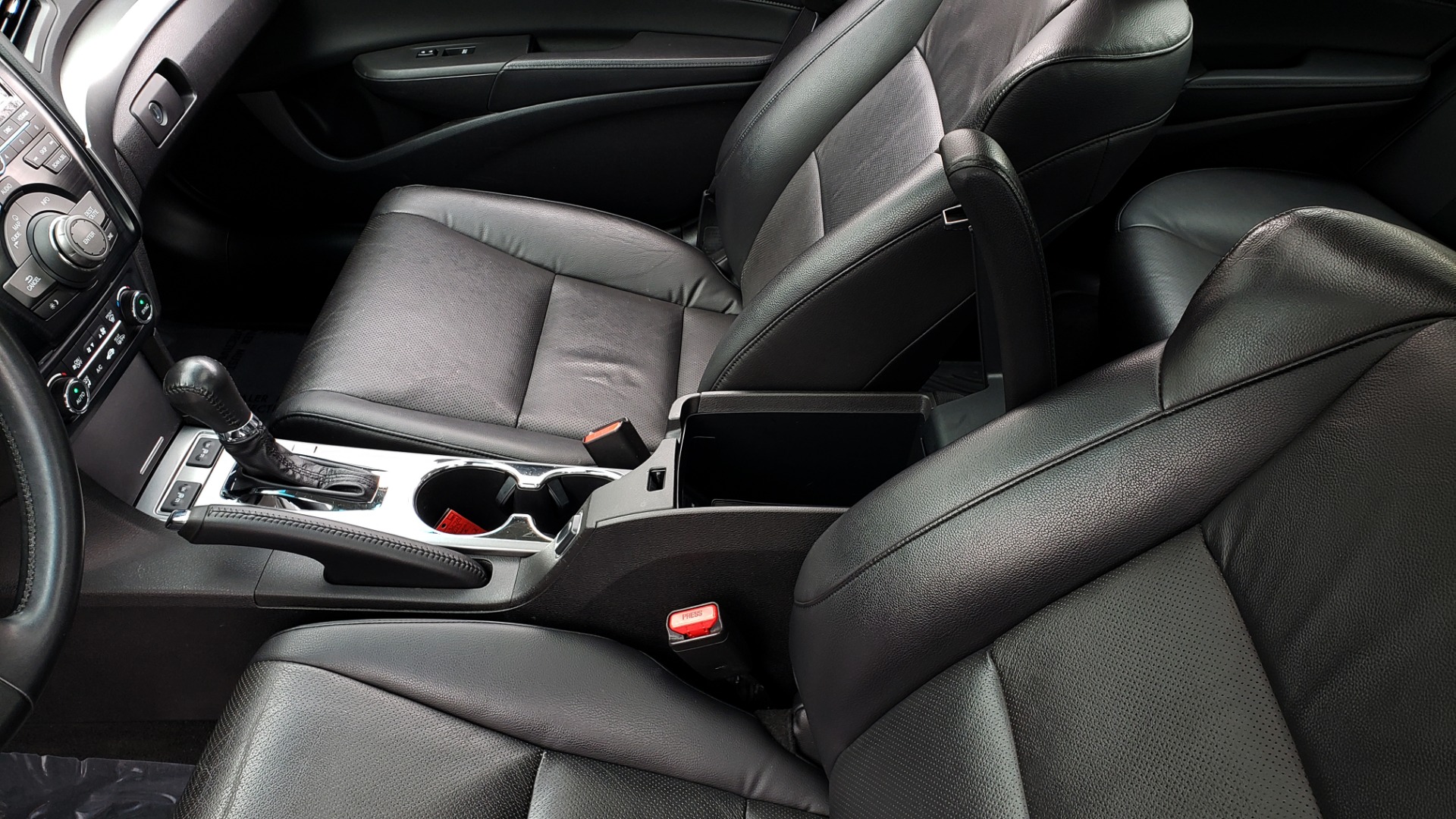 Used 2013 Acura ILX TECH PKG / SUNROOF / NAV / DUAL-ZONE A/C / REARVIEW for sale Sold at Formula Imports in Charlotte NC 28227 50