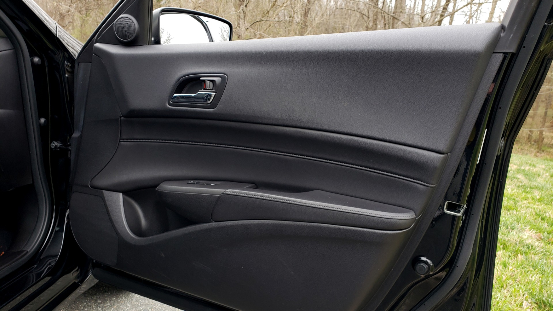 Used 2013 Acura ILX TECH PKG / SUNROOF / NAV / DUAL-ZONE A/C / REARVIEW for sale Sold at Formula Imports in Charlotte NC 28227 57