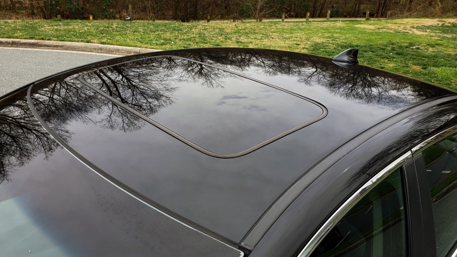 Used 2013 Acura ILX TECH PKG / SUNROOF / NAV / DUAL-ZONE A/C / REARVIEW for sale Sold at Formula Imports in Charlotte NC 28227 8