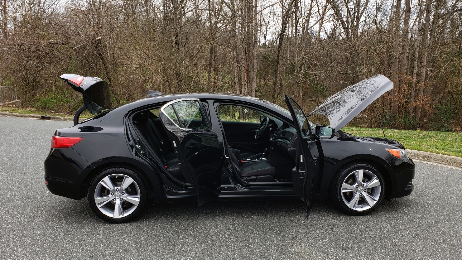 Used 2013 Acura ILX TECH PKG / SUNROOF / NAV / DUAL-ZONE A/C / REARVIEW for sale Sold at Formula Imports in Charlotte NC 28227 9