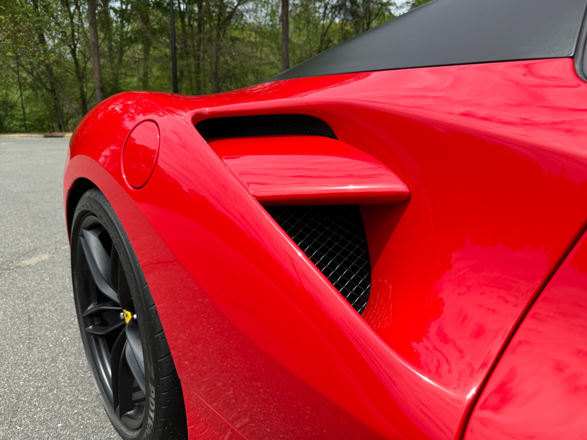 Used 2018 Ferrari 488 Spider RYFT EXHAUST / AFS LIGHTING / CARBON FIBER TRIM / 20 FORGED WHEELS for sale Sold at Formula Imports in Charlotte NC 28227 26