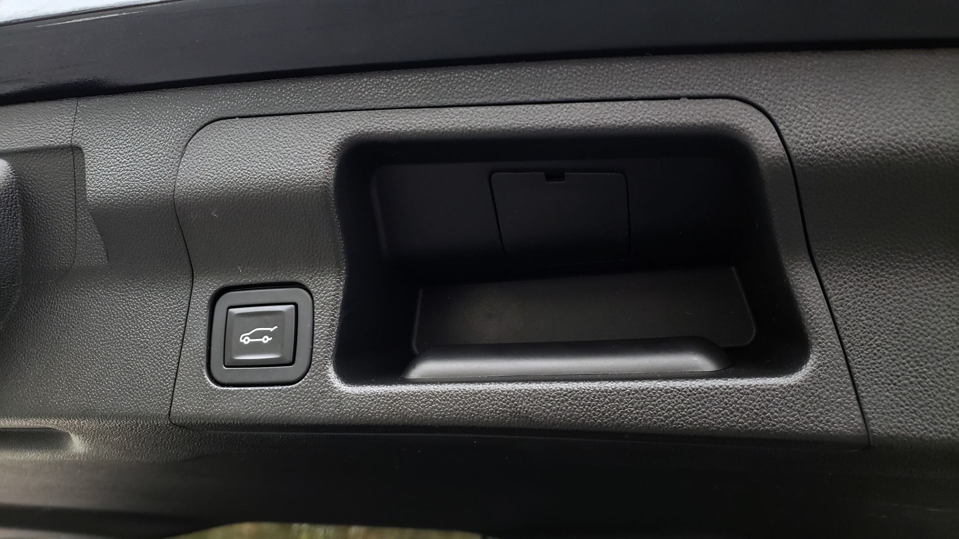 Used 2018 GMC ACADIA DENALI FWD / NAV / SUNROOF / BOSE / 3-ROW / REARVIEW for sale Sold at Formula Imports in Charlotte NC 28227 21