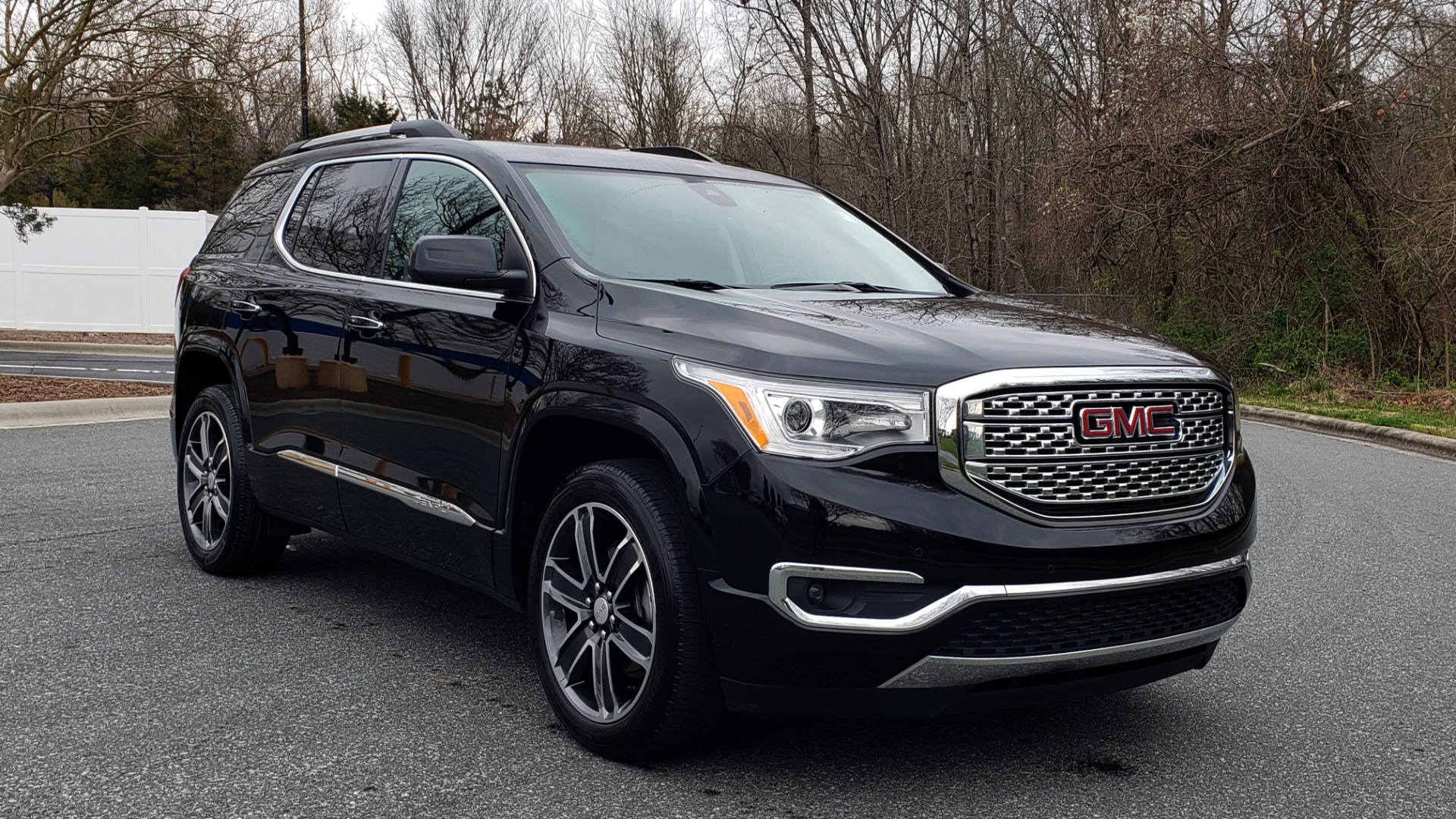 Used 2018 GMC ACADIA DENALI FWD / NAV / SUNROOF / BOSE / 3-ROW / REARVIEW for sale Sold at Formula Imports in Charlotte NC 28227 4