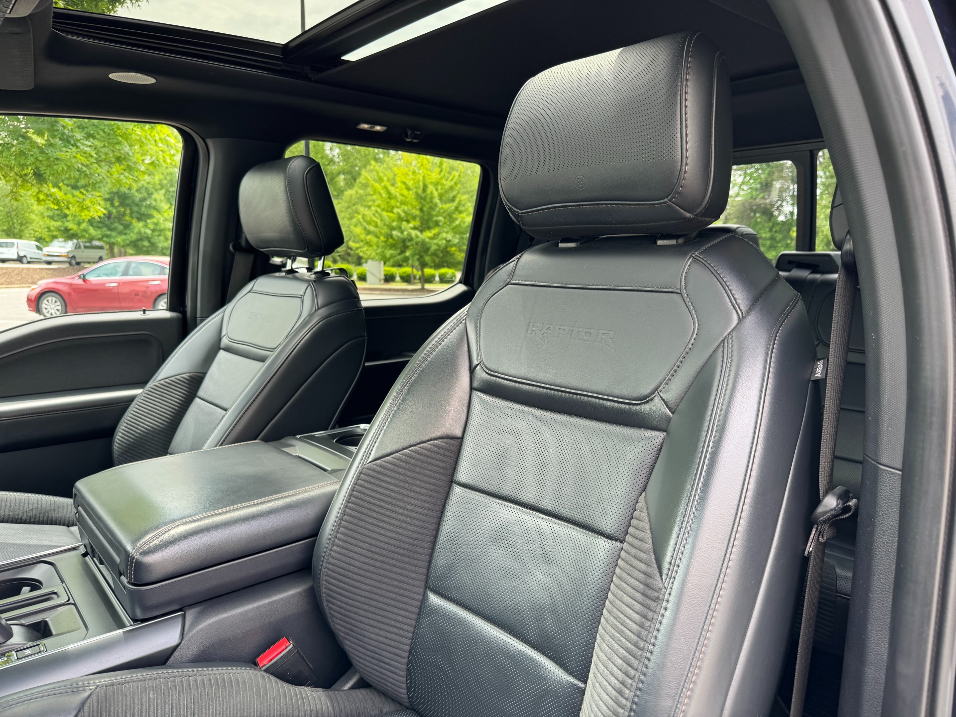 Used 2022 Ford F-150 Raptor RAPTOR 37 PERF PKG / MOONROOF / TOW PKG / B&O SOUND for sale Sold at Formula Imports in Charlotte NC 28227 26