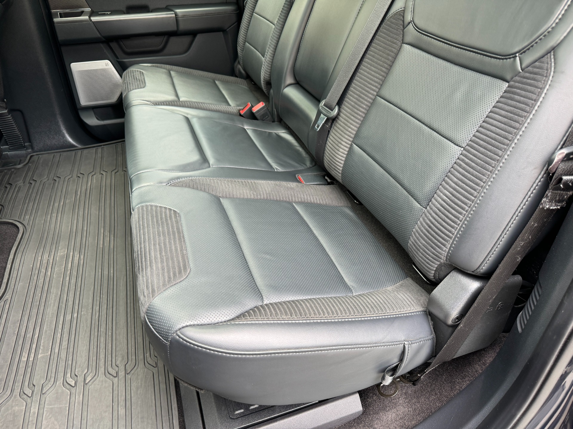 Used 2022 Ford F-150 Raptor RAPTOR 37 PERF PKG / MOONROOF / TOW PKG / B&O SOUND for sale Sold at Formula Imports in Charlotte NC 28227 44