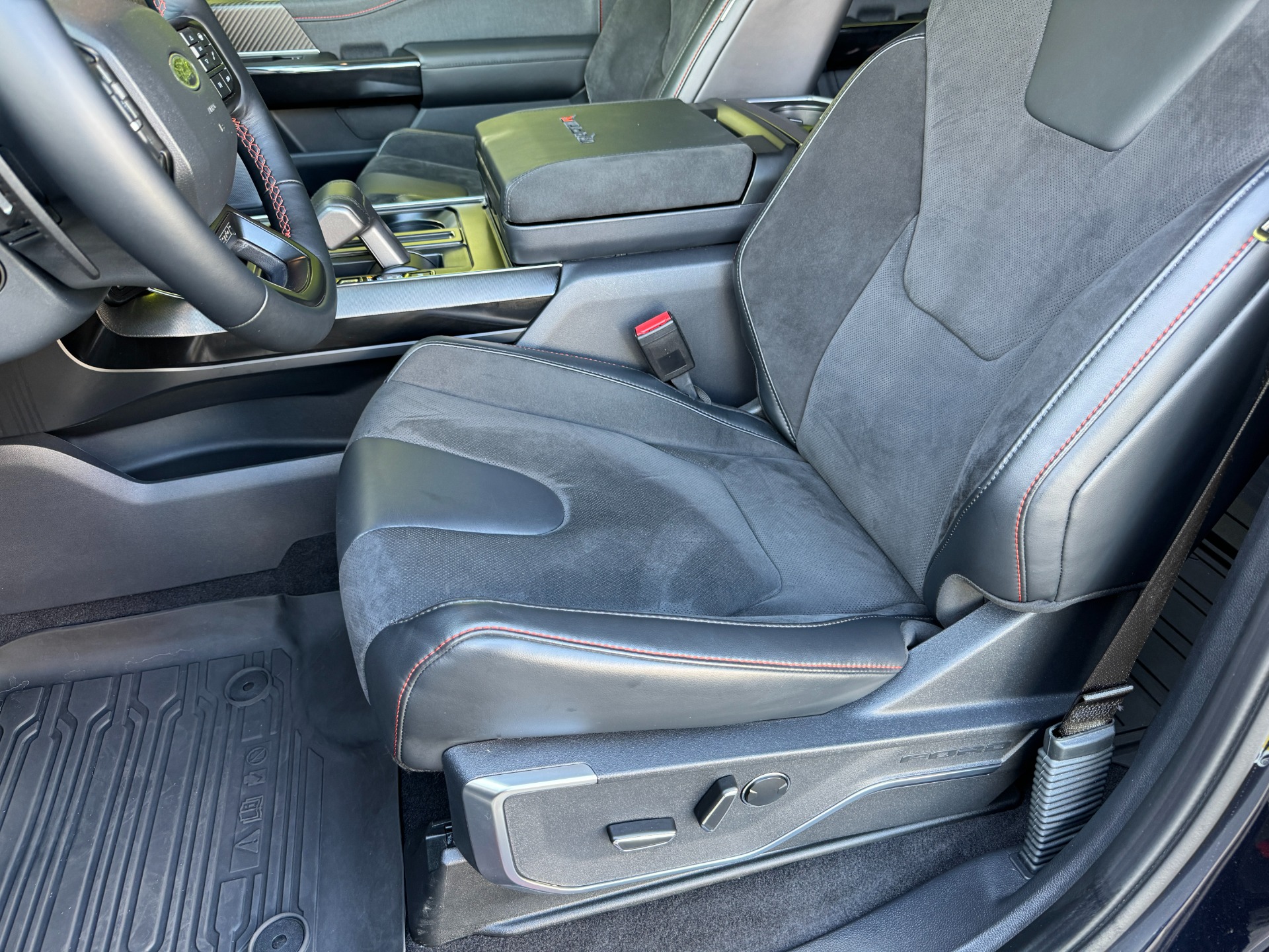 Used 2023 Ford F-150 Raptor R RAPTOR R 802A PKG / POWER MOONROOF / POWER TAILGATE for sale Sold at Formula Imports in Charlotte NC 28227 27