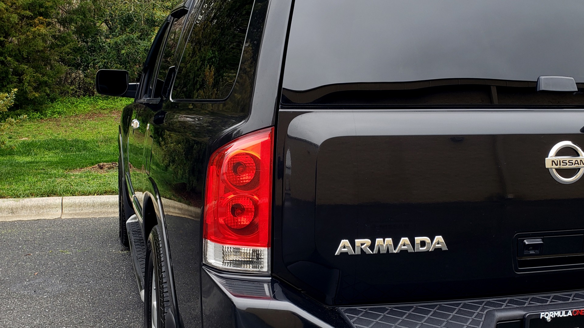 Used 2013 Nissan ARMADA SL 4WD / 5.6L V8 / NAV / SUNROOF / 3-ROW / REARVIEW for sale Sold at Formula Imports in Charlotte NC 28227 30