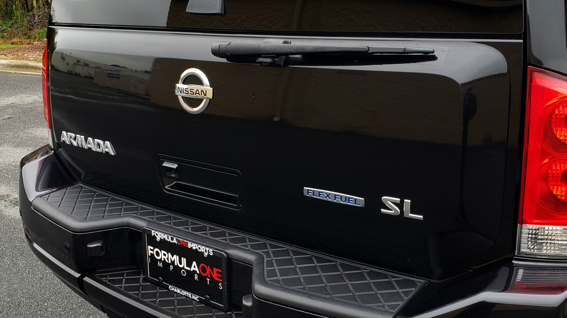 Used 2013 Nissan ARMADA SL 4WD / 5.6L V8 / NAV / SUNROOF / 3-ROW / REARVIEW for sale Sold at Formula Imports in Charlotte NC 28227 32