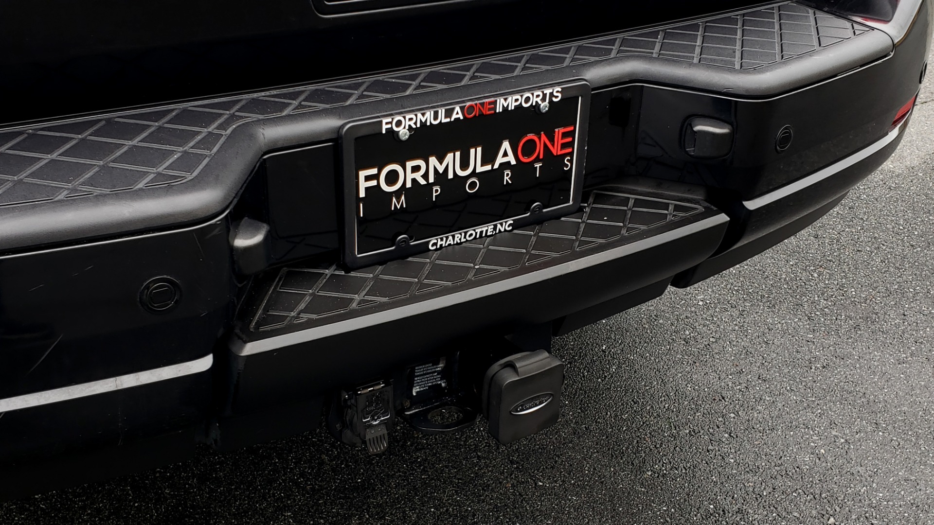 Used 2013 Nissan ARMADA SL 4WD / 5.6L V8 / NAV / SUNROOF / 3-ROW / REARVIEW for sale Sold at Formula Imports in Charlotte NC 28227 33
