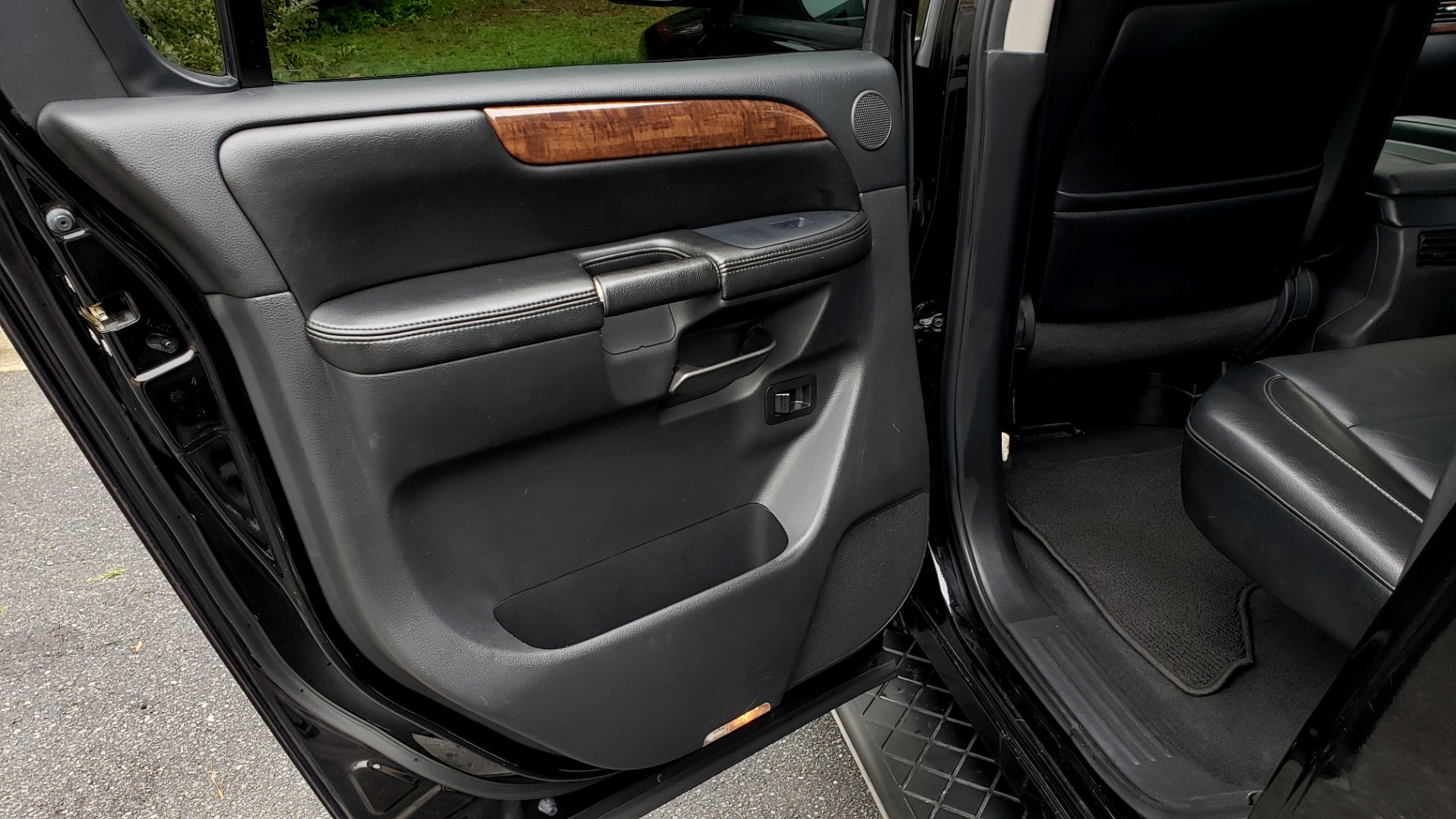 Used 2013 Nissan ARMADA SL 4WD / 5.6L V8 / NAV / SUNROOF / 3-ROW / REARVIEW for sale Sold at Formula Imports in Charlotte NC 28227 59