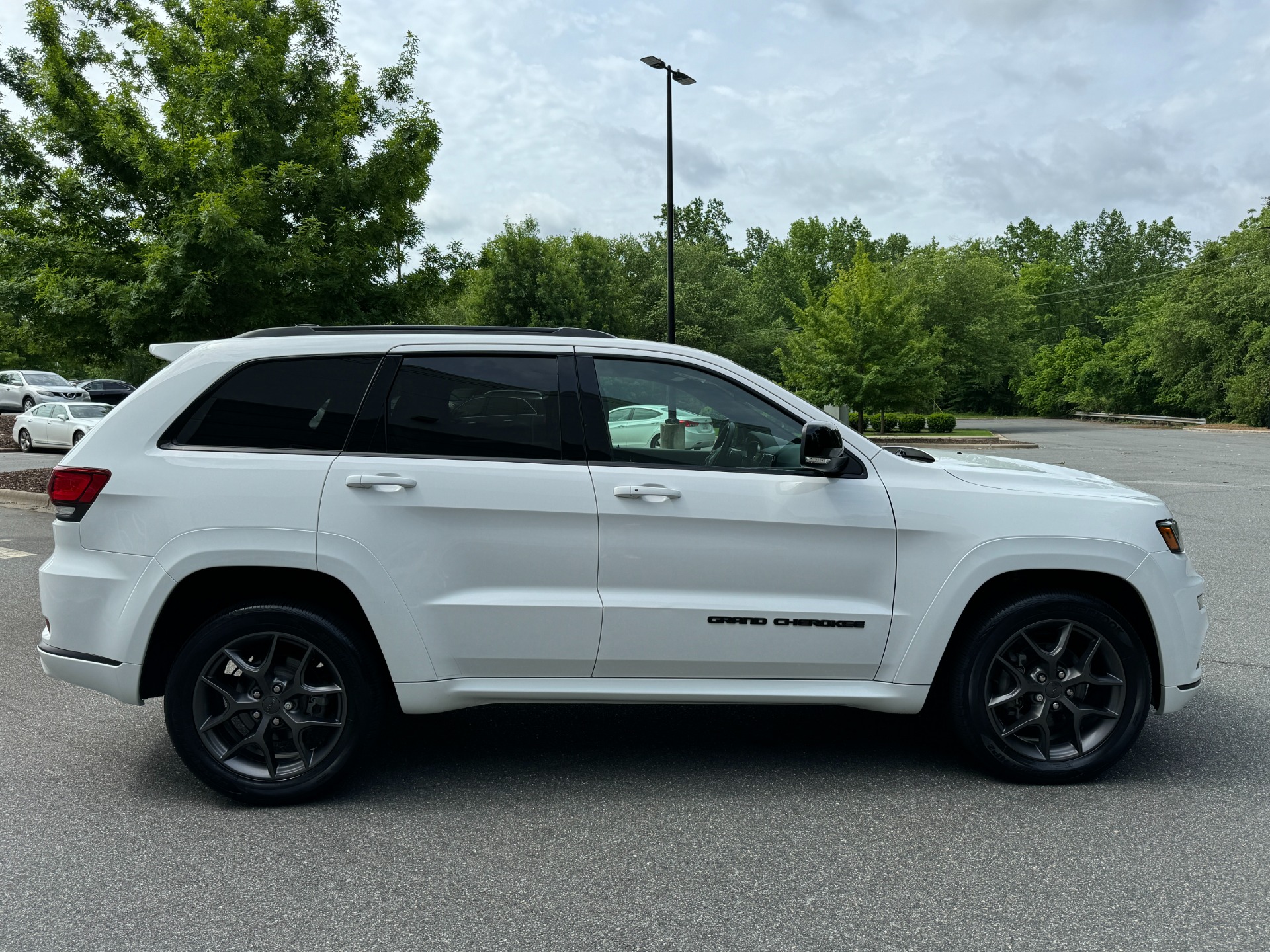 Used 2020 Jeep Grand Cherokee Limited X PANORAMIC SUNROOF / LEATHER / 20IN WHEELS for sale Sold at Formula Imports in Charlotte NC 28227 14