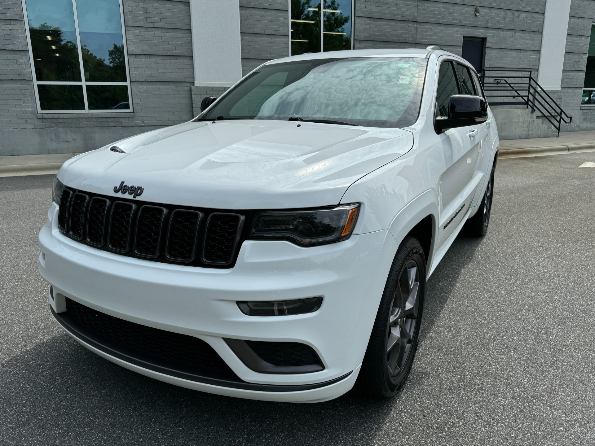 Used 2020 Jeep Grand Cherokee Limited X PANORAMIC SUNROOF / LEATHER / 20IN WHEELS for sale Sold at Formula Imports in Charlotte NC 28227 3