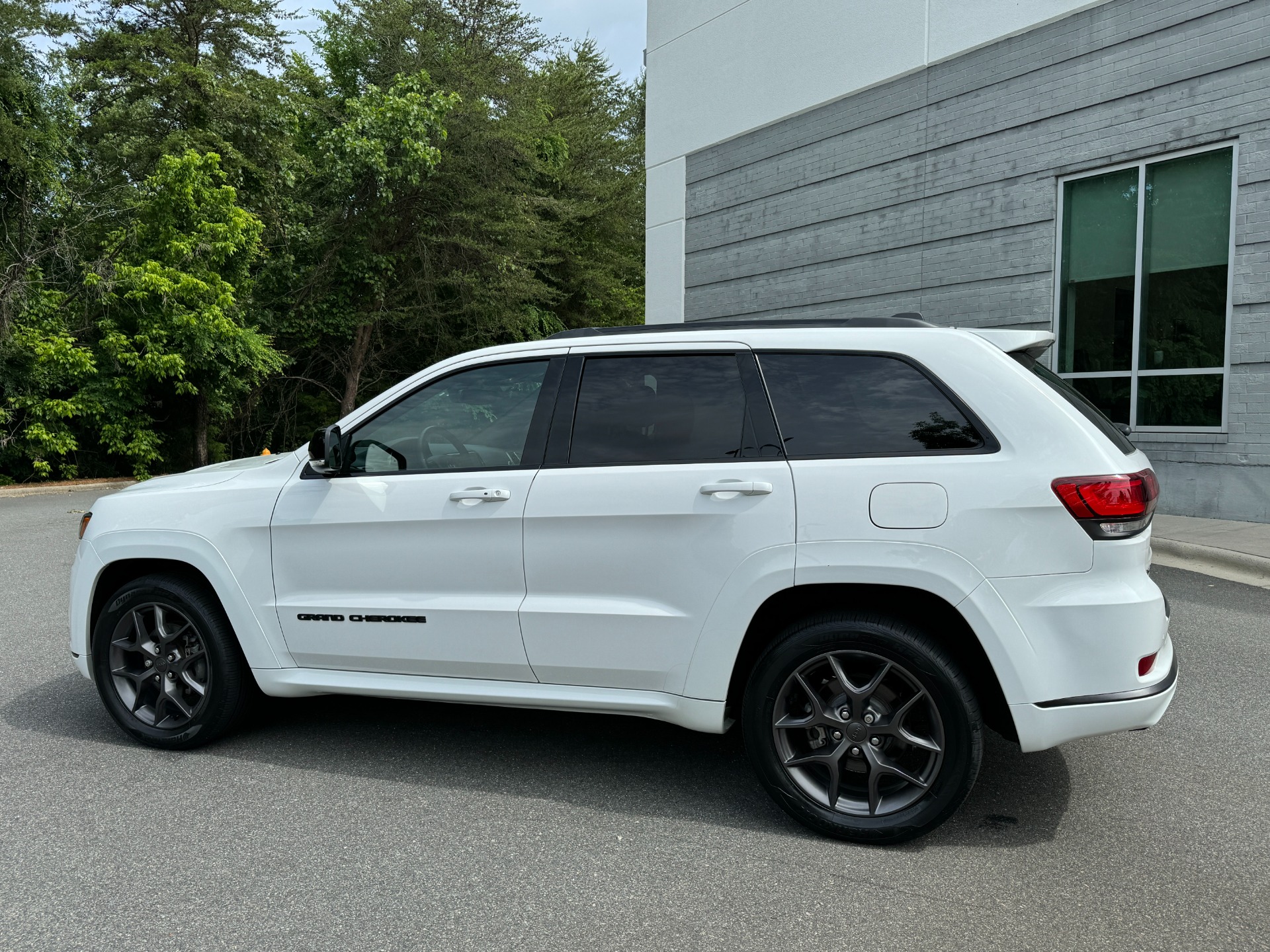 Used 2020 Jeep Grand Cherokee Limited X PANORAMIC SUNROOF / LEATHER / 20IN WHEELS for sale Sold at Formula Imports in Charlotte NC 28227 7