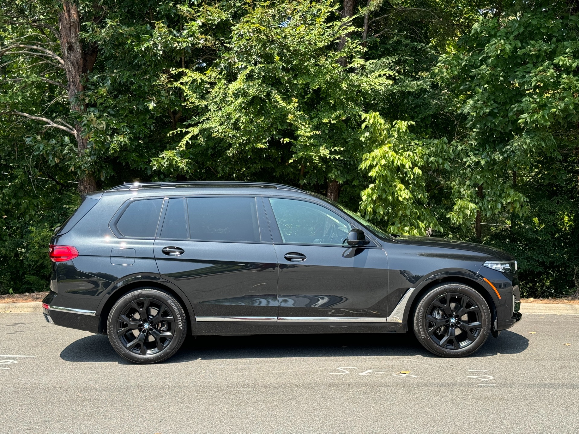 Used 2021 BMW X7 xDrive40i PREMIUM PKG/ COLD WEATHER PKG / PARKING ASSISTANCE PACKAGE / SHADOWLINE TRM for sale Sold at Formula Imports in Charlotte NC 28227 14