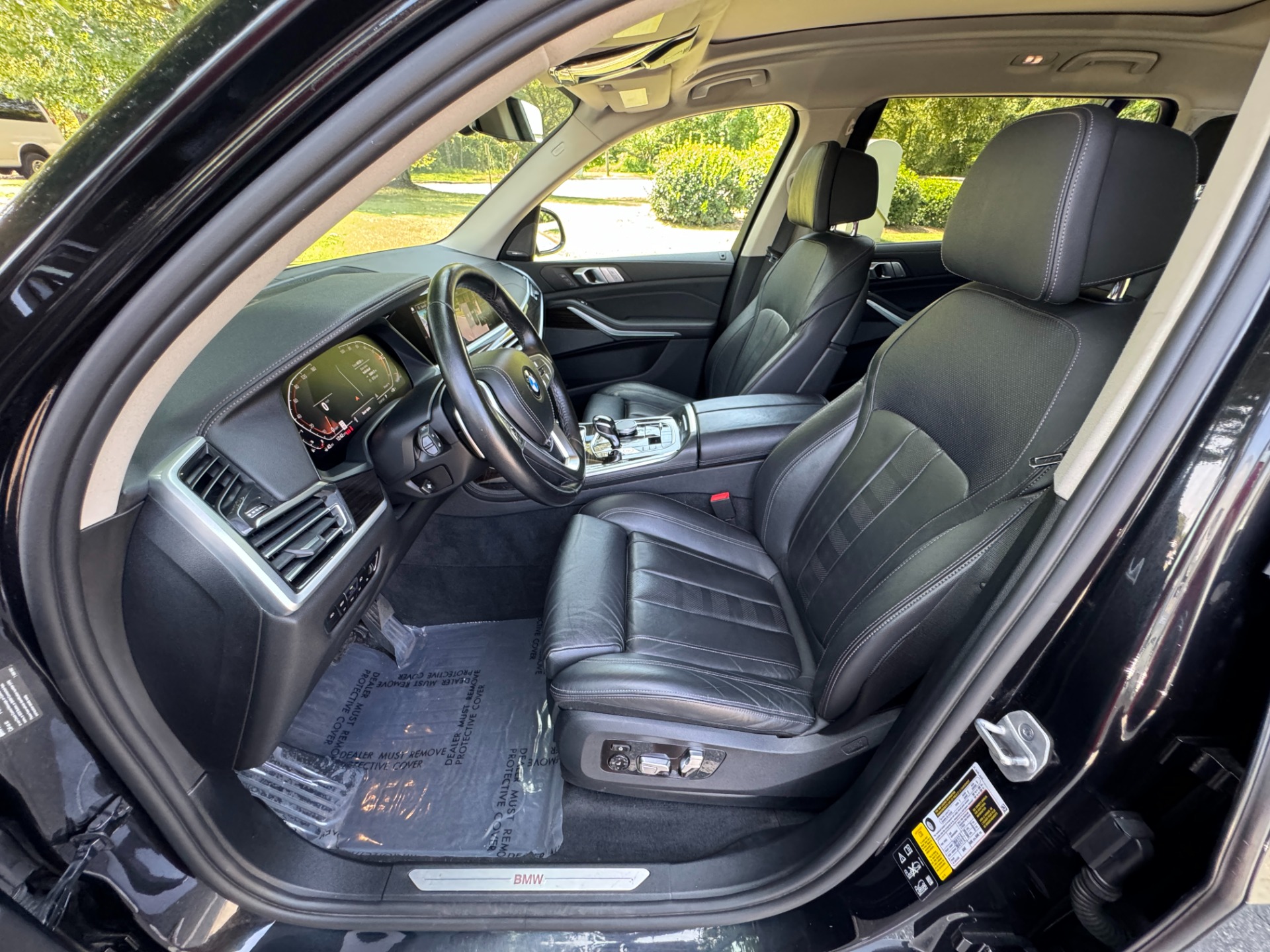 Used 2021 BMW X7 xDrive40i PREMIUM PKG/ COLD WEATHER PKG / PARKING ASSISTANCE PACKAGE / SHADOWLINE TRM for sale Sold at Formula Imports in Charlotte NC 28227 21