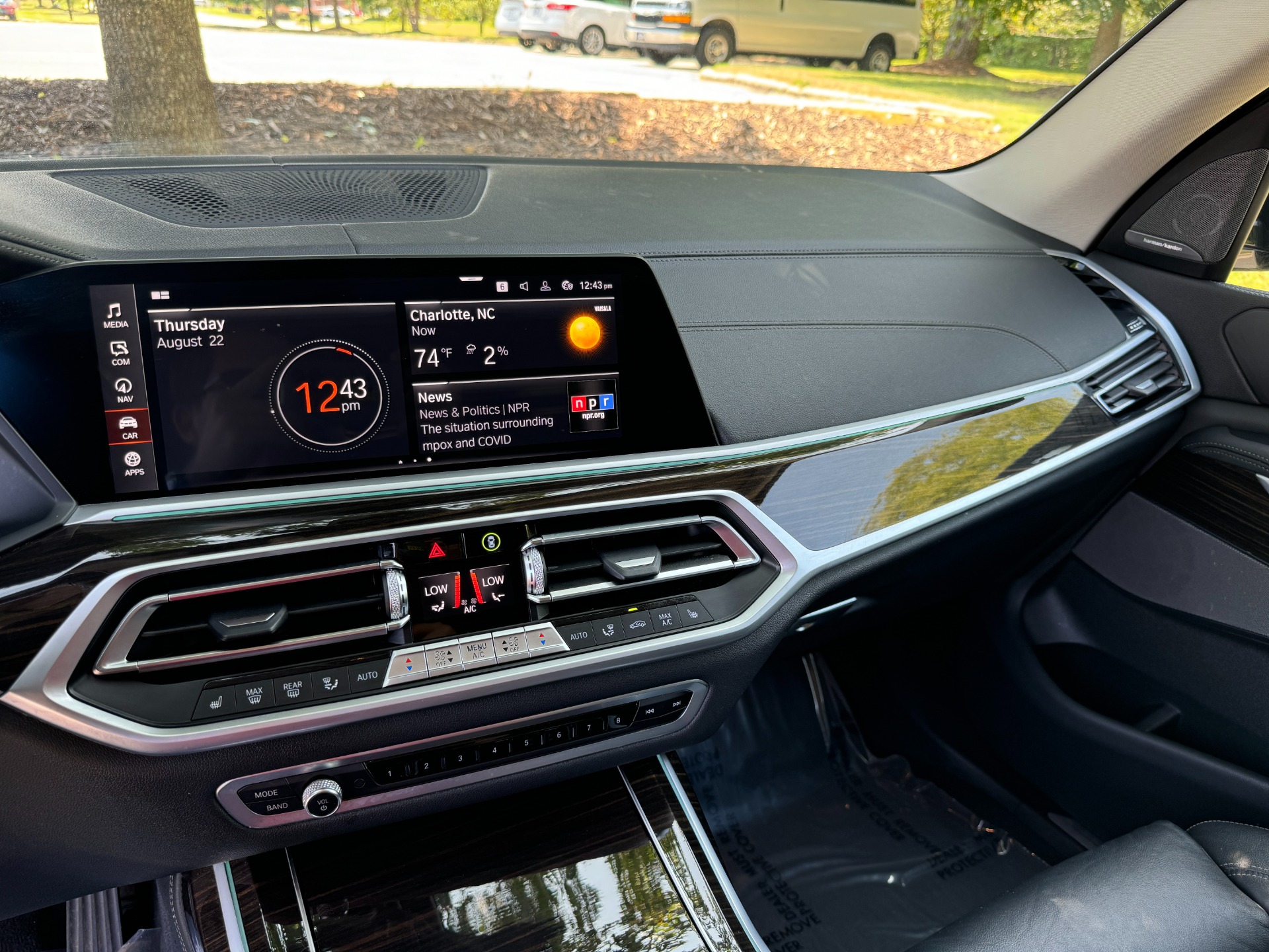 Used 2021 BMW X7 xDrive40i PREMIUM PKG/ COLD WEATHER PKG / PARKING ASSISTANCE PACKAGE / SHADOWLINE TRM for sale Sold at Formula Imports in Charlotte NC 28227 29