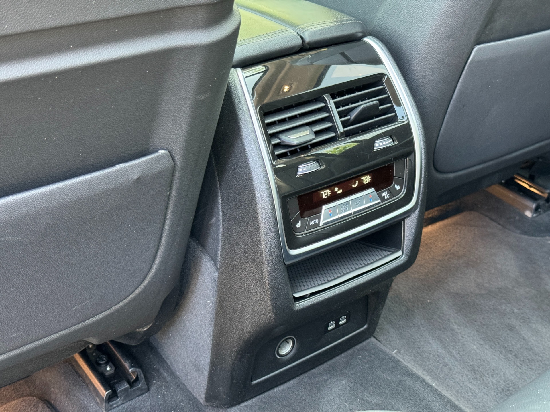 Used 2021 BMW X7 xDrive40i PREMIUM PKG/ COLD WEATHER PKG / PARKING ASSISTANCE PACKAGE / SHADOWLINE TRM for sale Sold at Formula Imports in Charlotte NC 28227 40