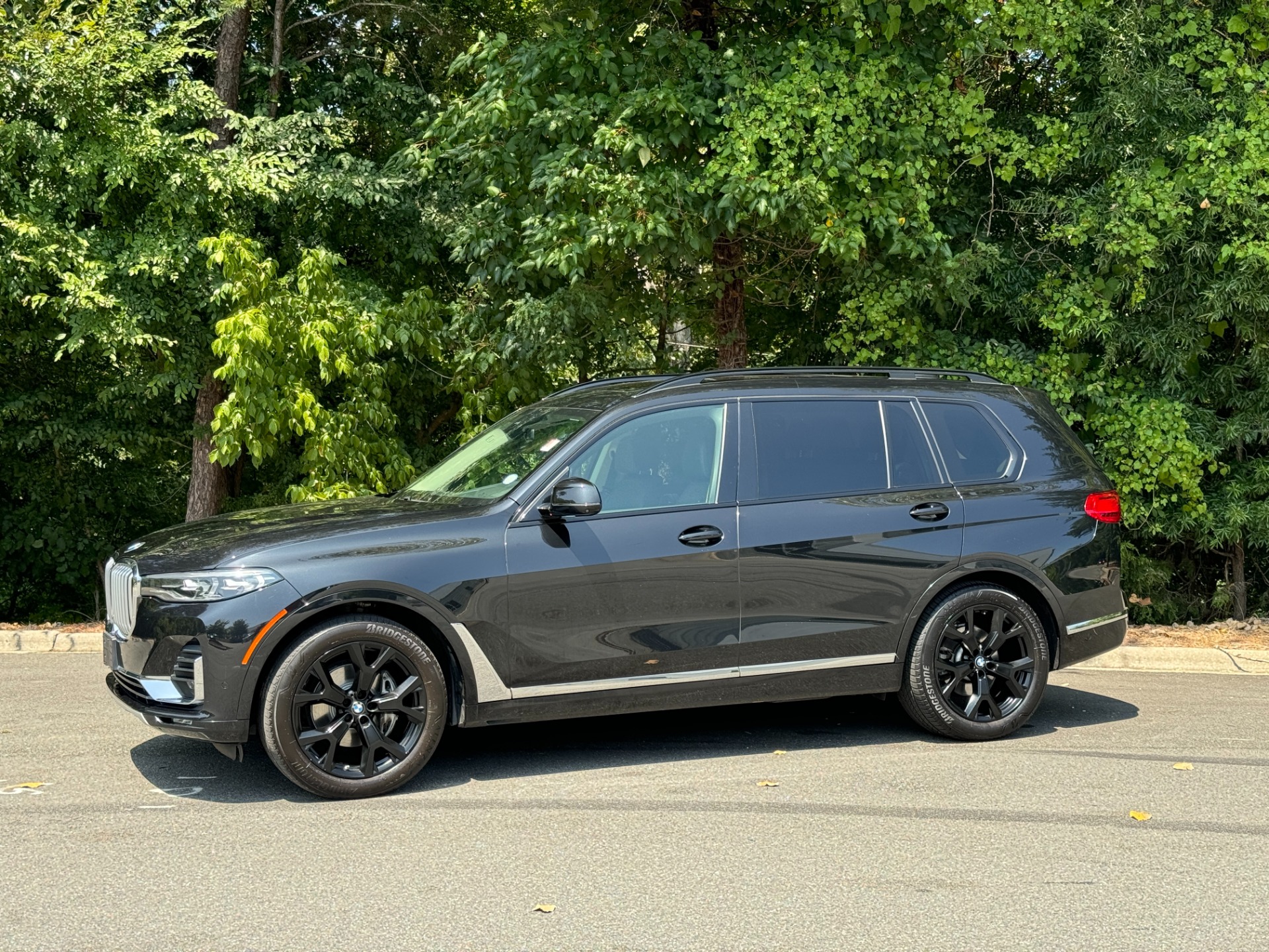 Used 2021 BMW X7 xDrive40i PREMIUM PKG/ COLD WEATHER PKG / PARKING ASSISTANCE PACKAGE / SHADOWLINE TRM for sale Sold at Formula Imports in Charlotte NC 28227 5