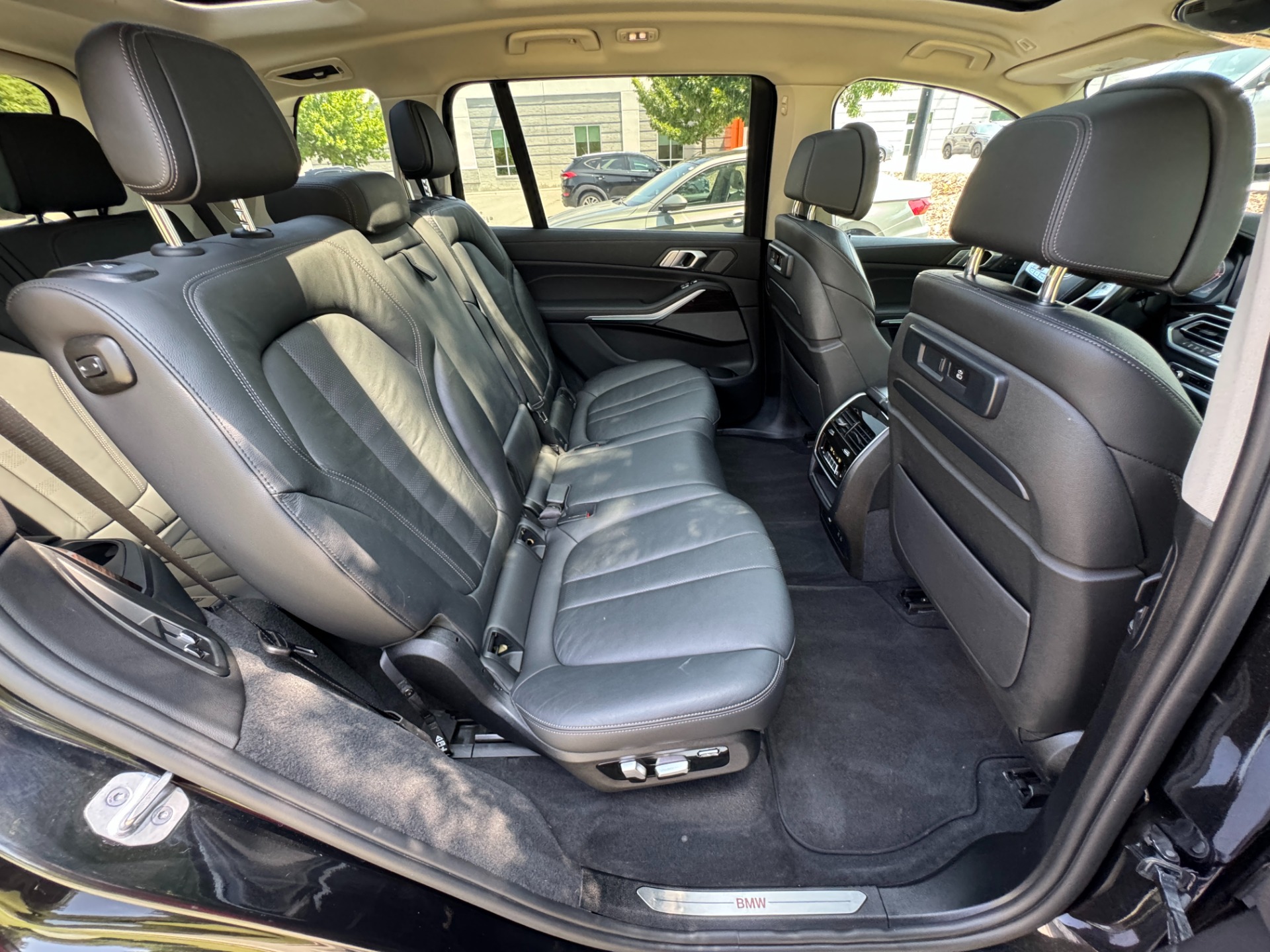 Used 2021 BMW X7 xDrive40i PREMIUM PKG/ COLD WEATHER PKG / PARKING ASSISTANCE PACKAGE / SHADOWLINE TRM for sale Sold at Formula Imports in Charlotte NC 28227 50