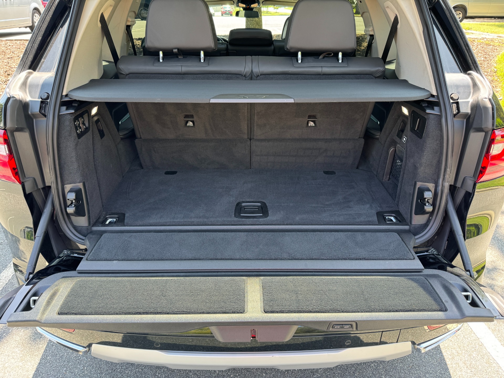 Used 2021 BMW X7 xDrive40i PREMIUM PKG/ COLD WEATHER PKG / PARKING ASSISTANCE PACKAGE / SHADOWLINE TRM for sale Sold at Formula Imports in Charlotte NC 28227 54