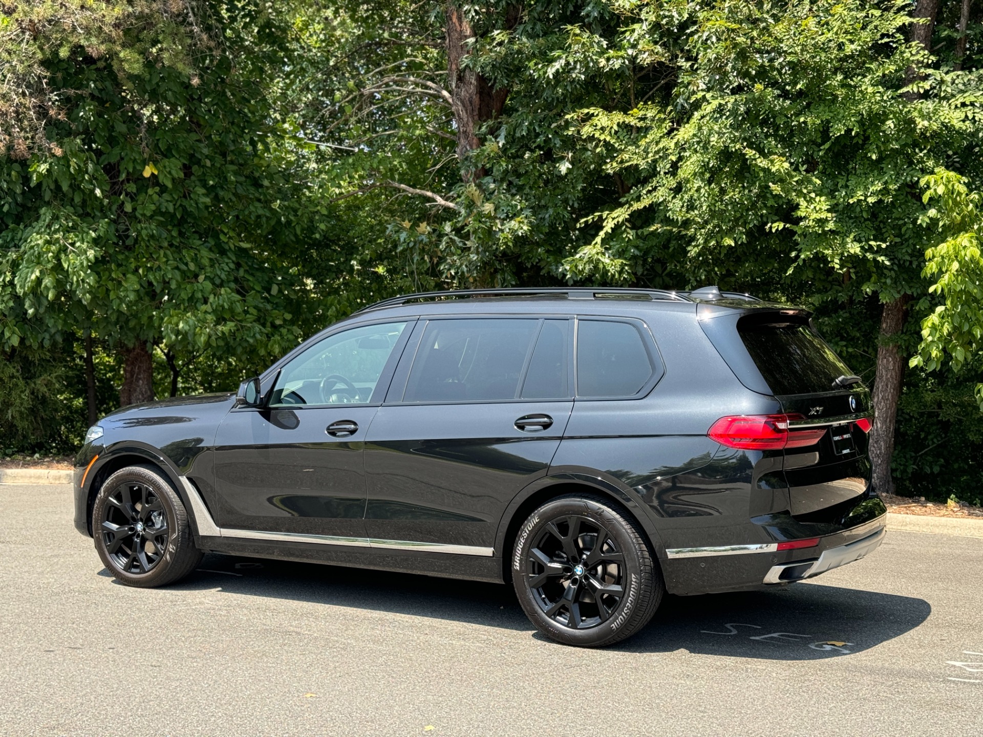 Used 2021 BMW X7 xDrive40i PREMIUM PKG/ COLD WEATHER PKG / PARKING ASSISTANCE PACKAGE / SHADOWLINE TRM for sale Sold at Formula Imports in Charlotte NC 28227 7