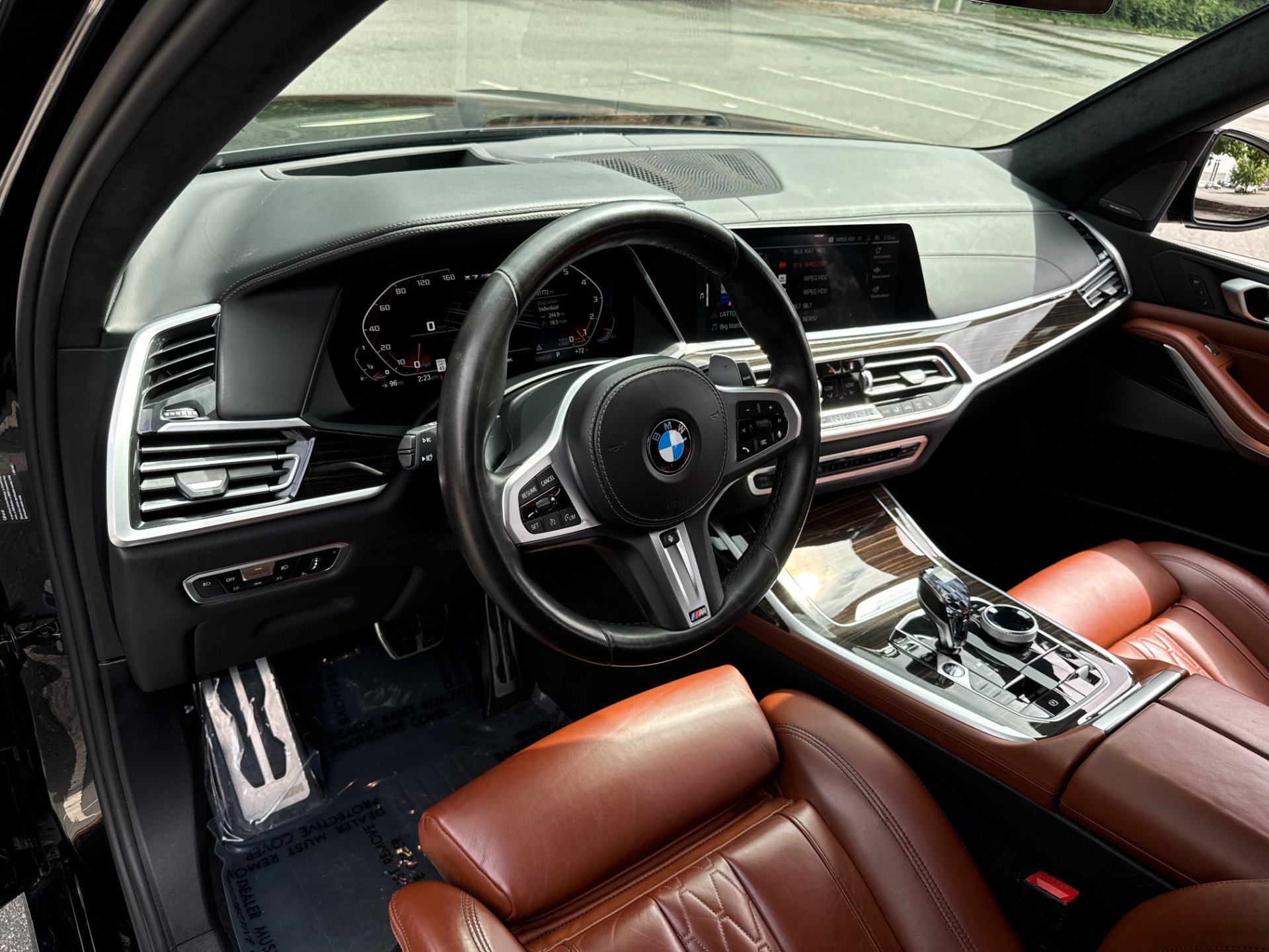 Used 2021 BMW X7 M50i EXTENDED LTHR / EXEC PKG / LED PANO MOON ROOF for sale Sold at Formula Imports in Charlotte NC 28227 26