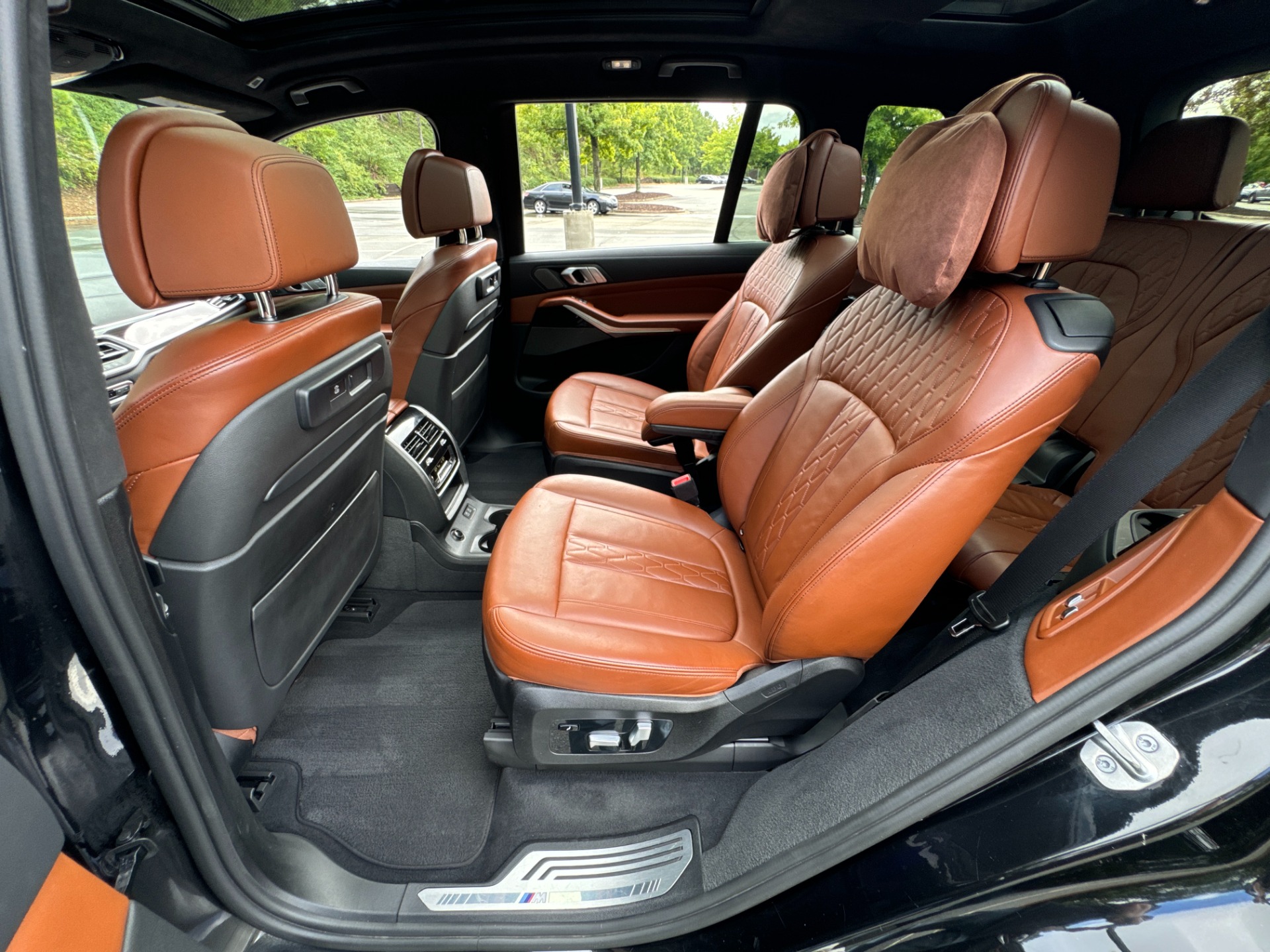 Used 2021 BMW X7 M50i EXTENDED LTHR / EXEC PKG / LED PANO MOON ROOF for sale Sold at Formula Imports in Charlotte NC 28227 40