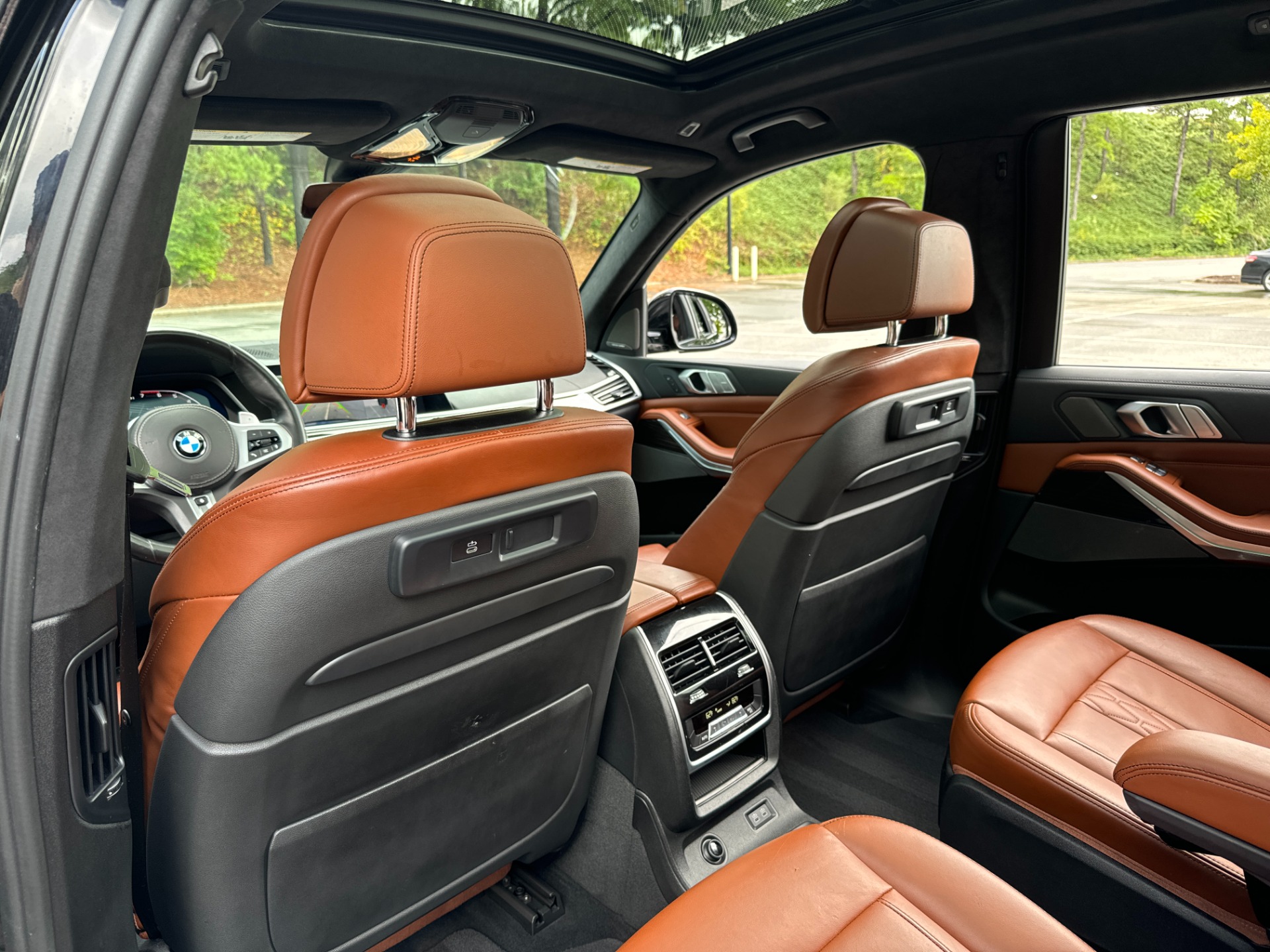 Used 2021 BMW X7 M50i EXTENDED LTHR / EXEC PKG / LED PANO MOON ROOF for sale Sold at Formula Imports in Charlotte NC 28227 44