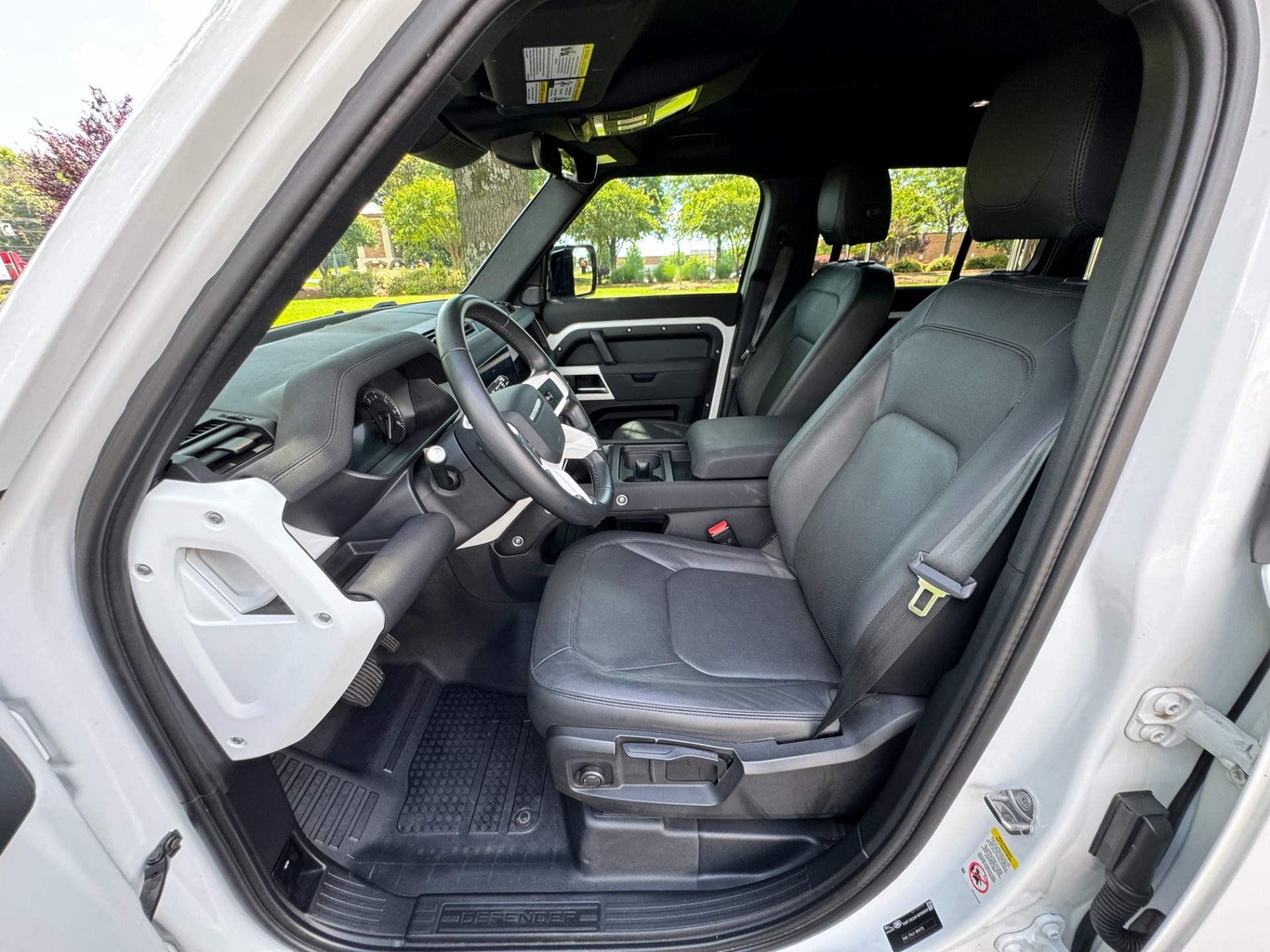 Used 2023 Land Rover Defender 110 S COLD CLIMATE PKG / OFFROAD PKG / AIR SUSP / BLACK EXT PKG for sale Sold at Formula Imports in Charlotte NC 28227 25