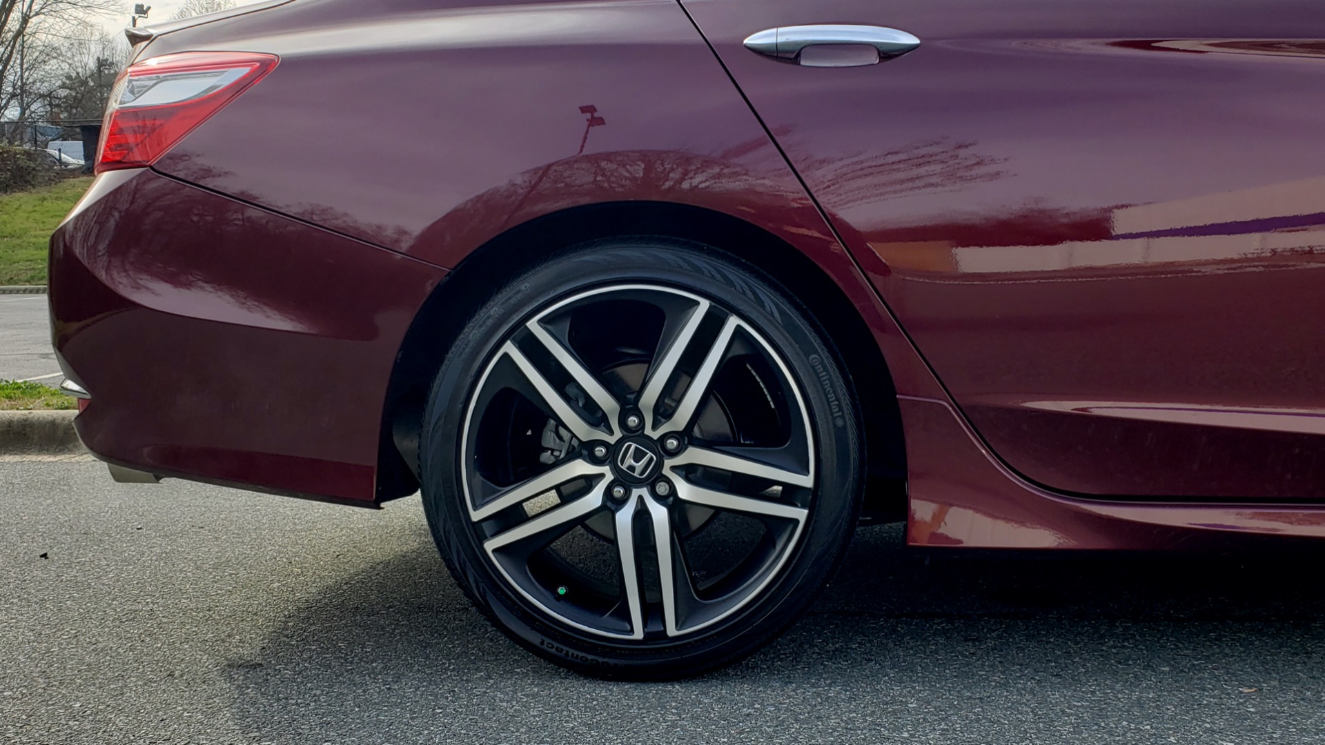 Used 2017 Honda ACCORD SEDAN SPORT / REARVIEW / / DUAL-ZONE A/C / 19IN ALLOY WHEELS for sale Sold at Formula Imports in Charlotte NC 28227 12