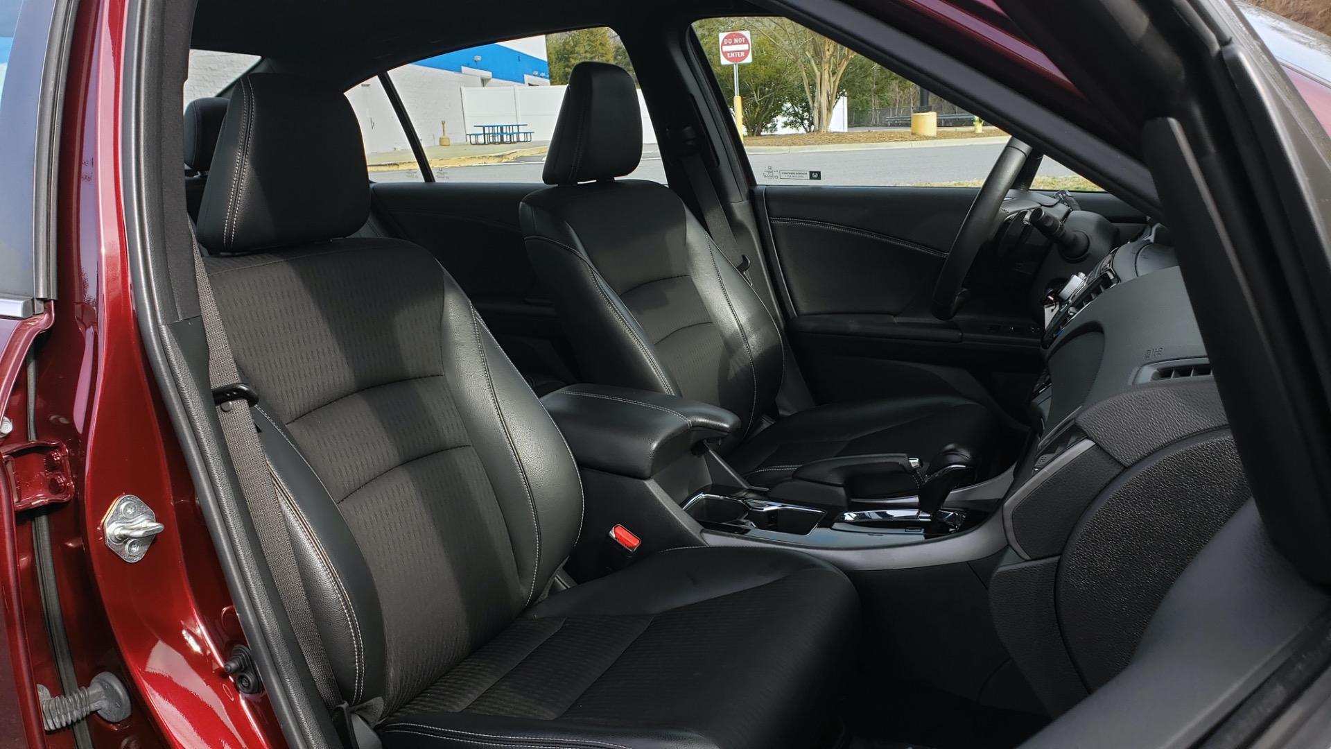 Used 2017 Honda ACCORD SEDAN SPORT / REARVIEW / / DUAL-ZONE A/C / 19IN ALLOY WHEELS for sale Sold at Formula Imports in Charlotte NC 28227 66